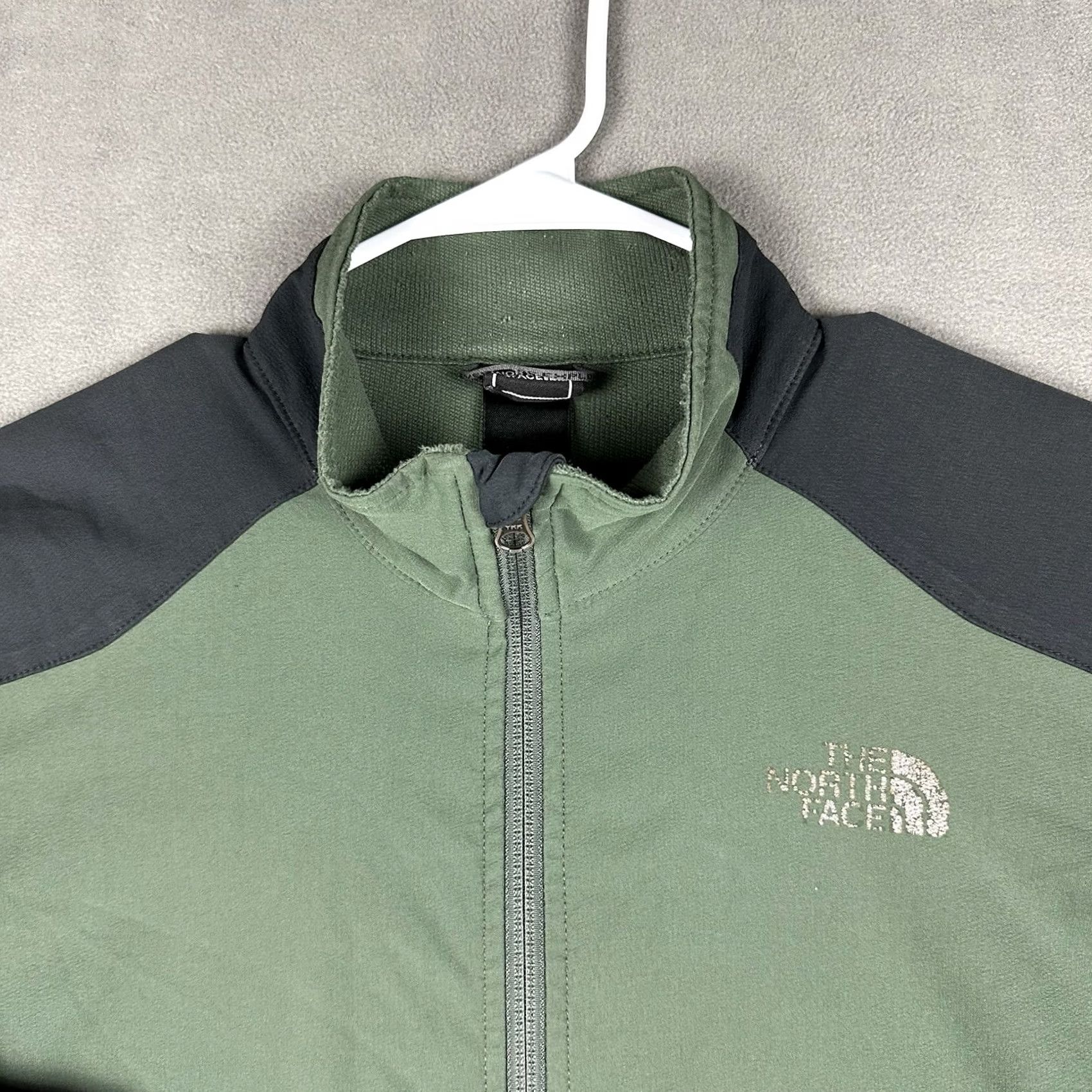 The North Face The North Face Apex Jacket Mens Small Green Softshell Windbreaker Regular Size- Small Green Windbreaker Logo Zip -Mens Size US S / EU 44-46 / 1 - 3 Thumbnail