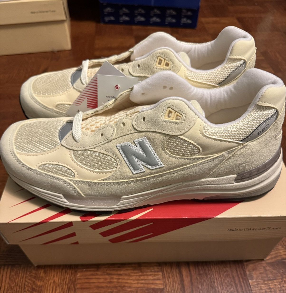 New Balance New Balance 992 Made In U.S. / Calcium Raw Cashew Size US 11 / EU 44 - 2 Thumbnail