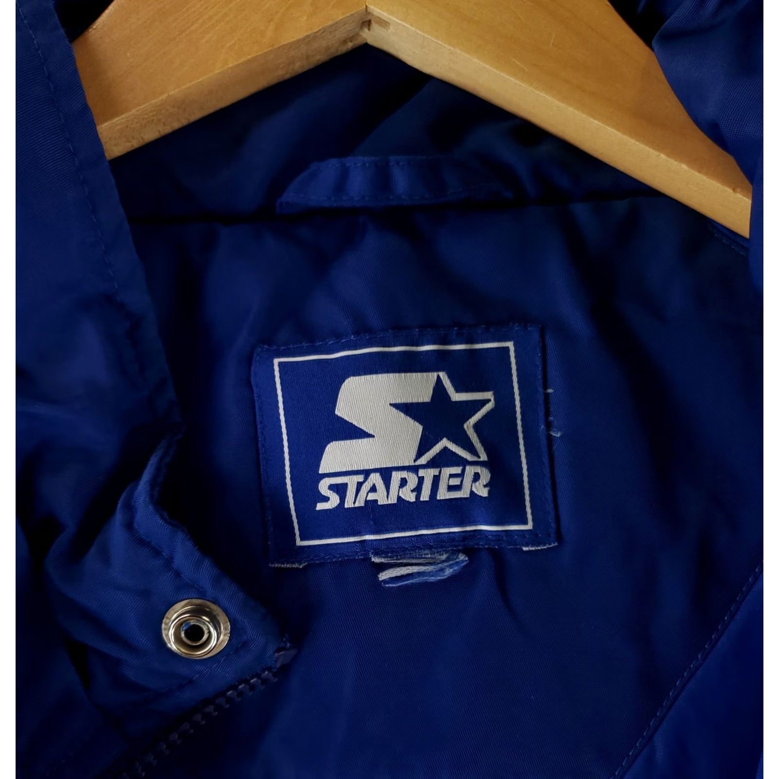 Starter VINTAGE Starter Jacket VTG 90s University Kansas Full Zip Snap Embroidered Blue Mens 3XL Parka Jacket, Blue, 3XL Size US XXL / EU 58 / 5 - 4 Thumbnail