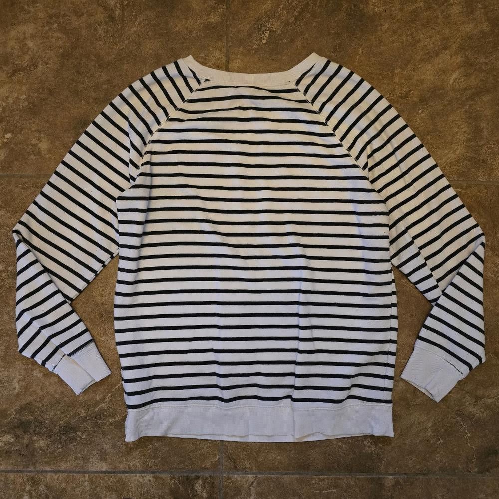 Old Navy White Black Heart ON Sweater Long Sleeve Size M / US 6-8 / IT 42-44 - 2 Thumbnail