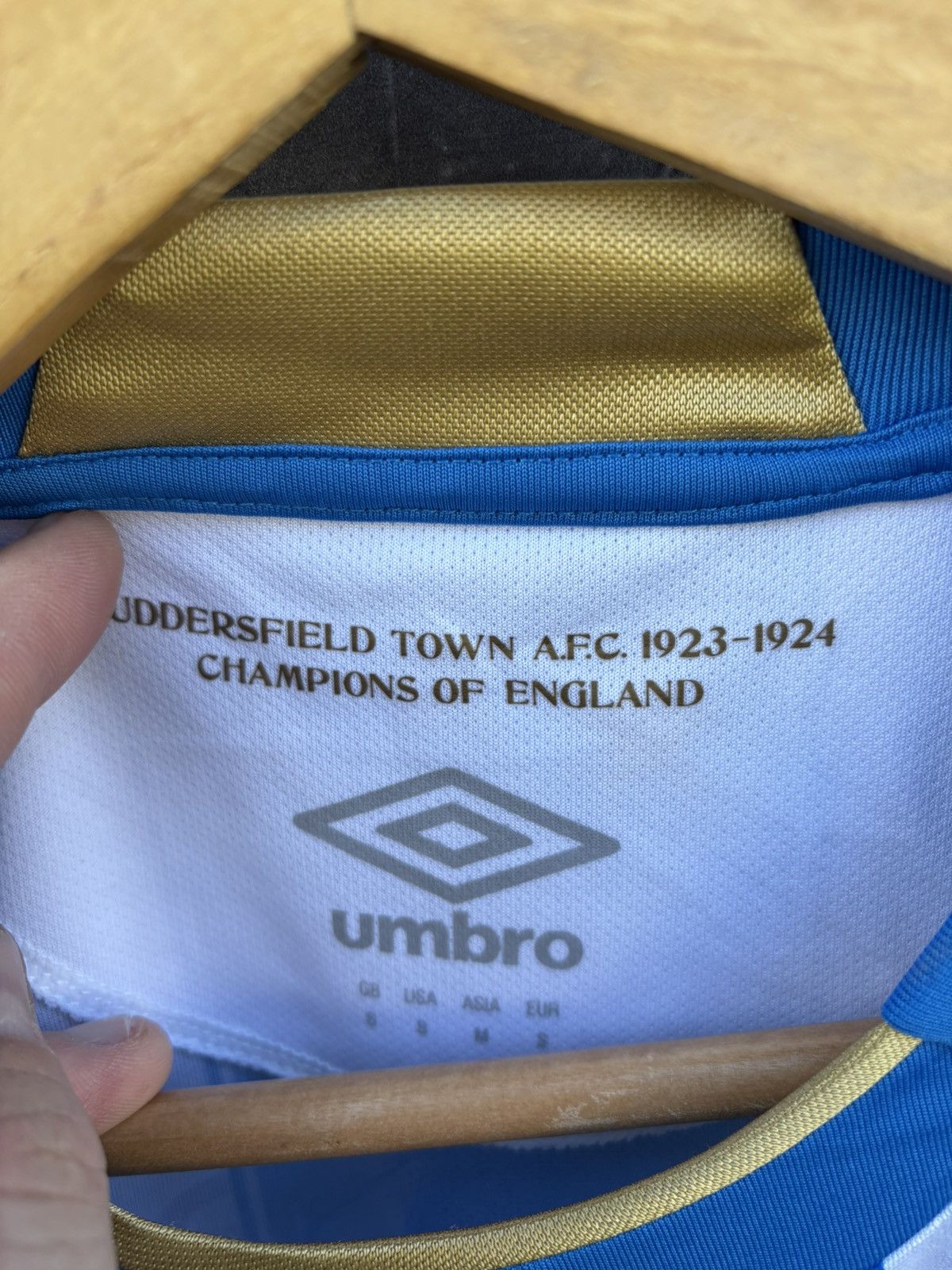 Umbro HUDDERSFIELD TOWN JACK RUDONI #8 jersey Size US S / EU 44-46 / 1 - 7 Thumbnail