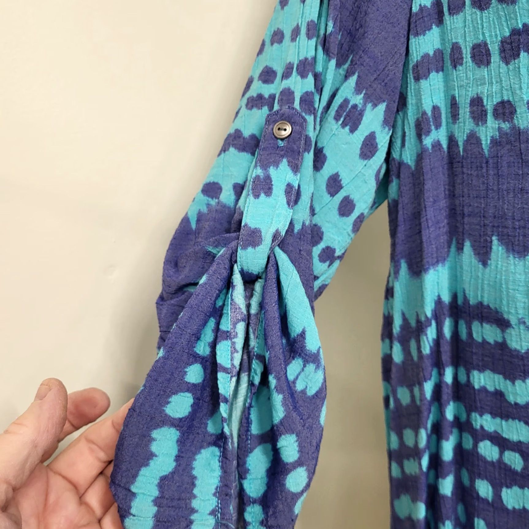 Vintage Kim Rogers Blouse Women 1X Tie Dye V-Neck Roll Tab Sleeve Purple Blue Top Knit Rayon Polyester Size XL / US 12-14 / IT 48-50 - 4 Thumbnail