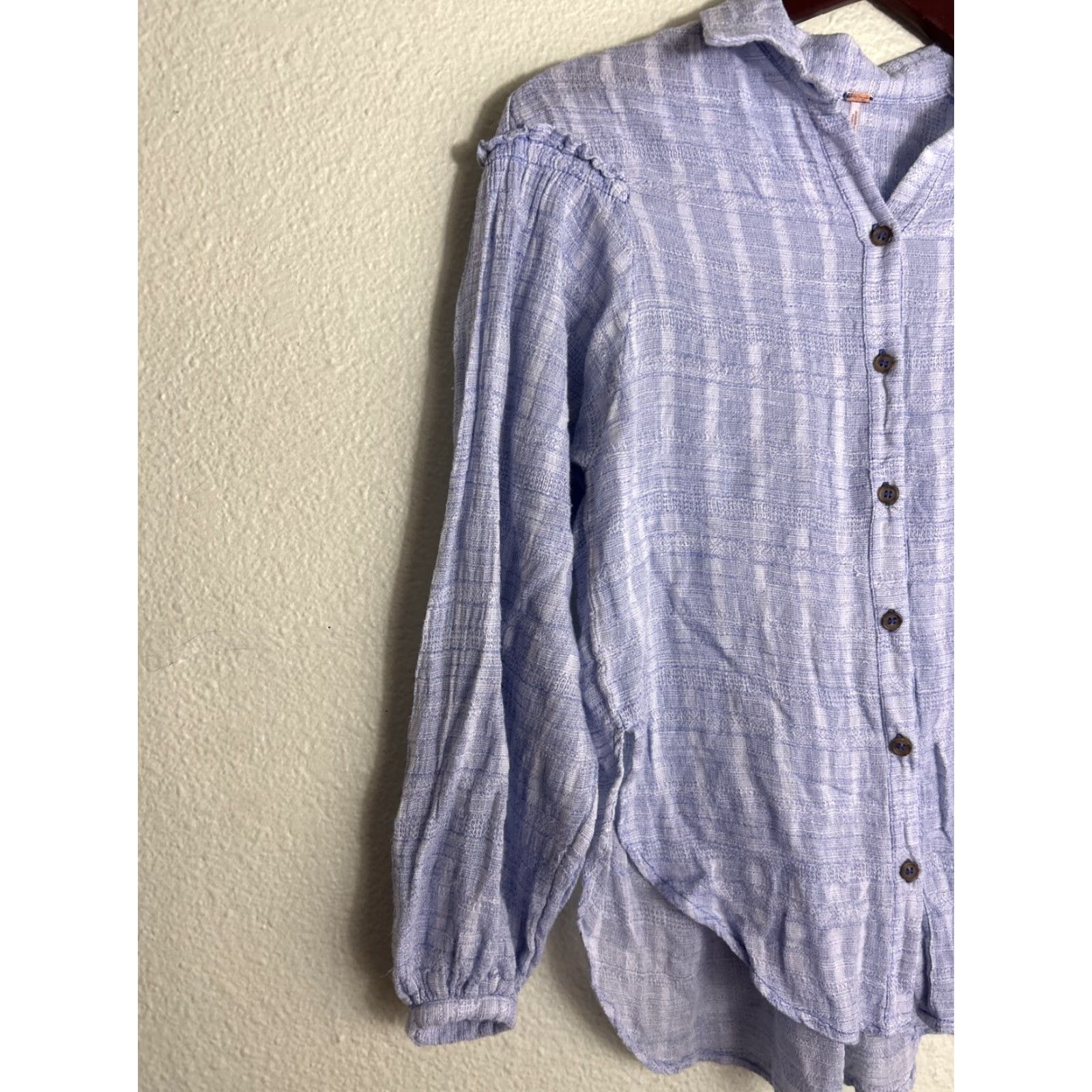 Free People VINTAGE Free People Women XS Long Sleeve Button-Up Top Cotton Collared Split Sides Blue Size XS / US 0-2 / IT 36-38 - 2 Thumbnail