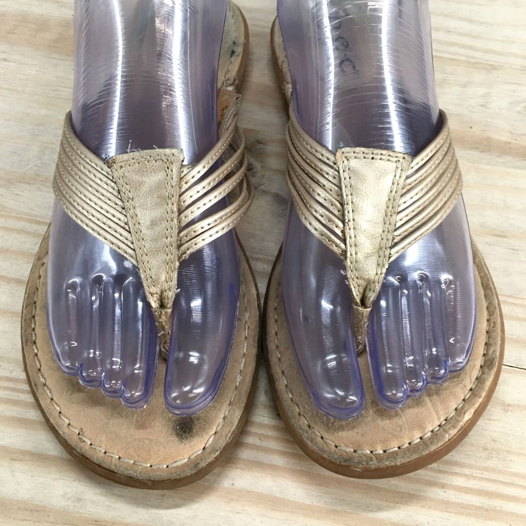 Born Born Concept Sandals Womens 8 Slip On Flat Thong C28346 Gold Faux Leather Size US 8 / IT 38 - 6 Thumbnail