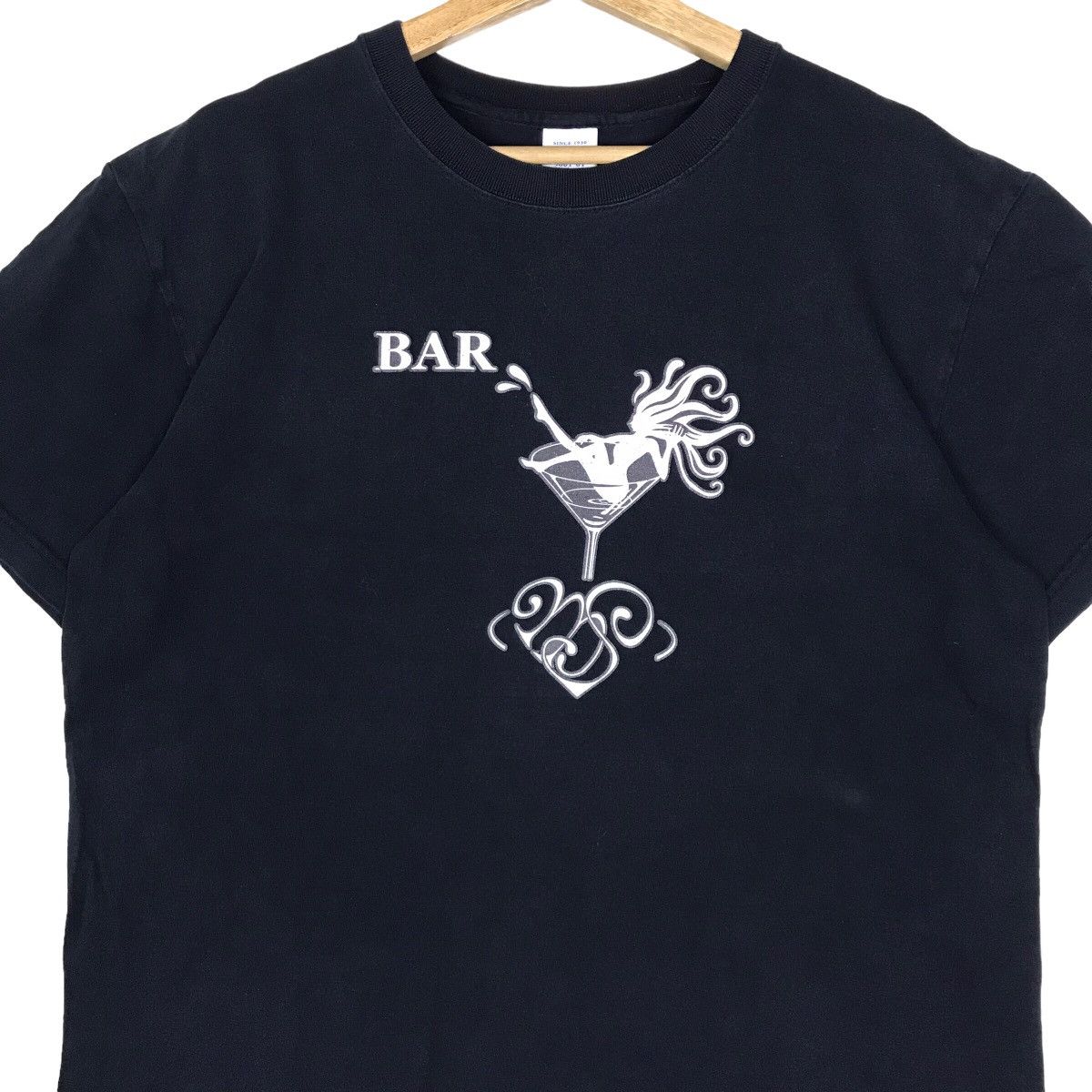 Vintage Vintage 90s Bar And Girl Pop Art Printed Tee Shirt Size US L / EU 52-54 / 3 - 2 Thumbnail