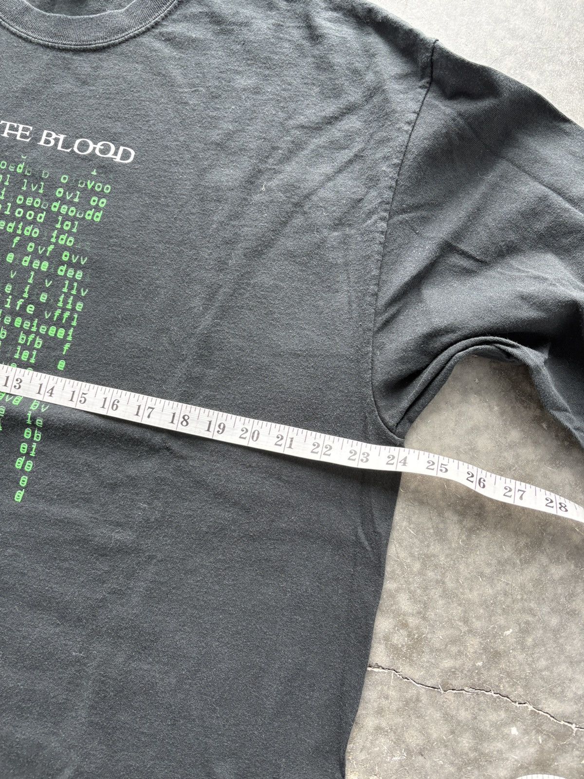 Vintage Vintage Y2K The Matrix Style Red Cross Graphic Tee Size US XL / EU 56 / 4 - 6 Thumbnail