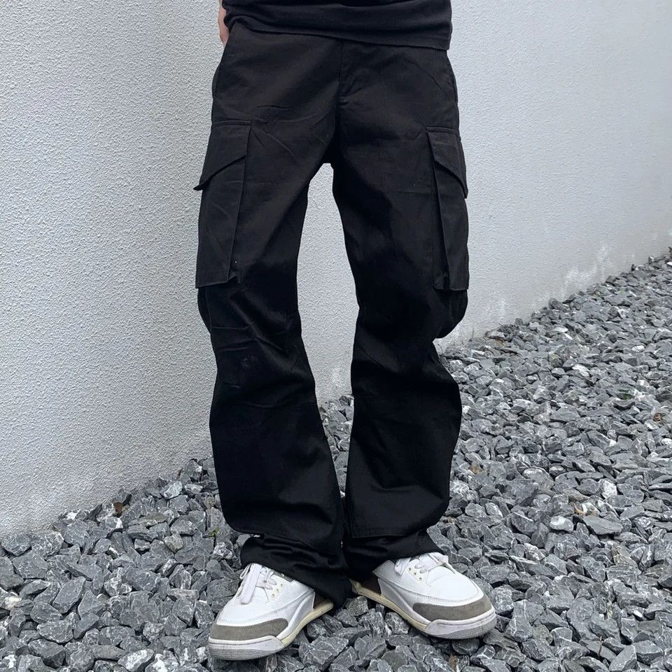 Japanese Brand Back Zip Up Cargo Pants Size US 34 / EU 50 - 1 Thumbnail