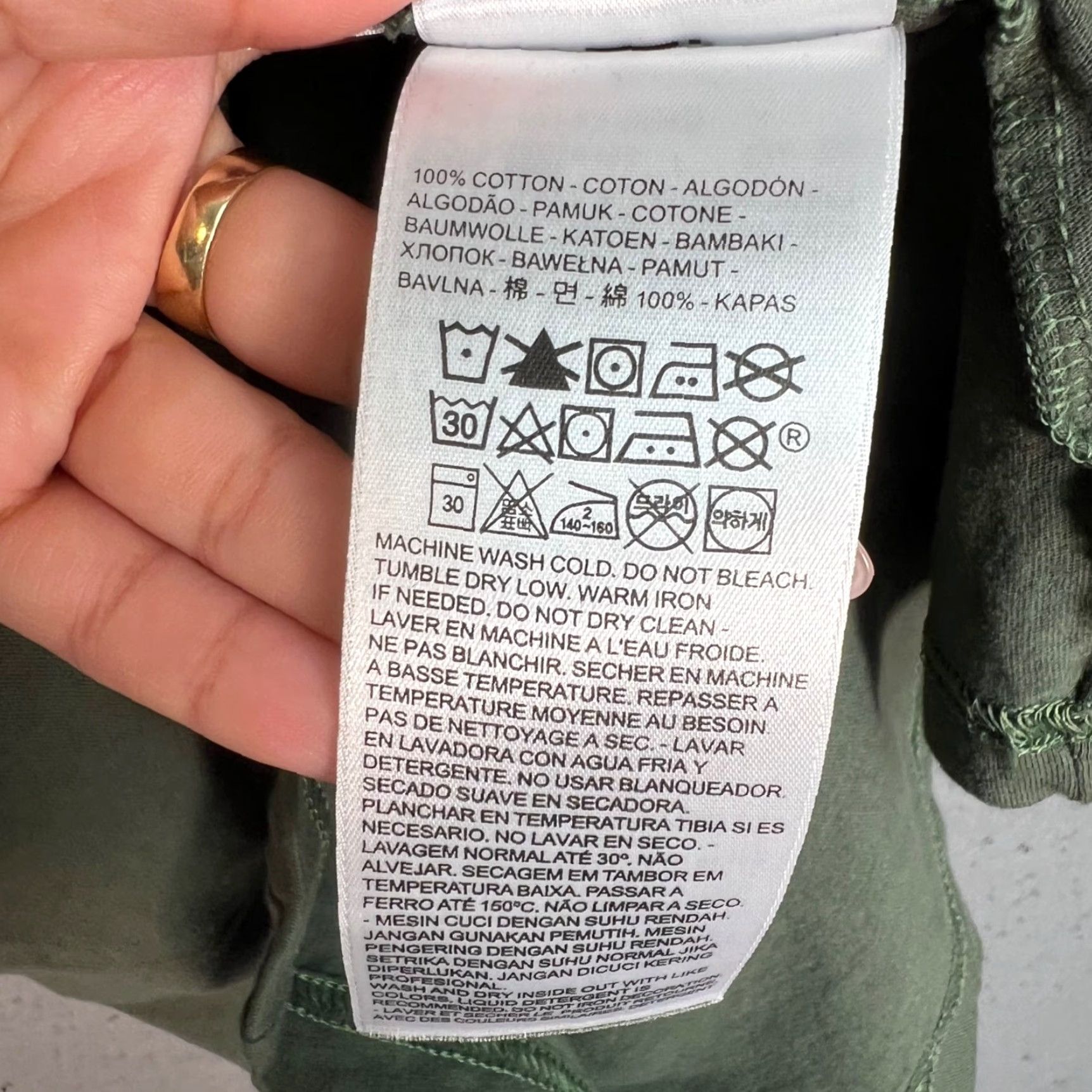 Levi's VINTAGE Levi's T-Shirt Graphic Tee Short Sleeve Crew Neck Olive Green Adult Small Logo 90s Mens Size US S / EU 44-46 / 1 - 4 Thumbnail