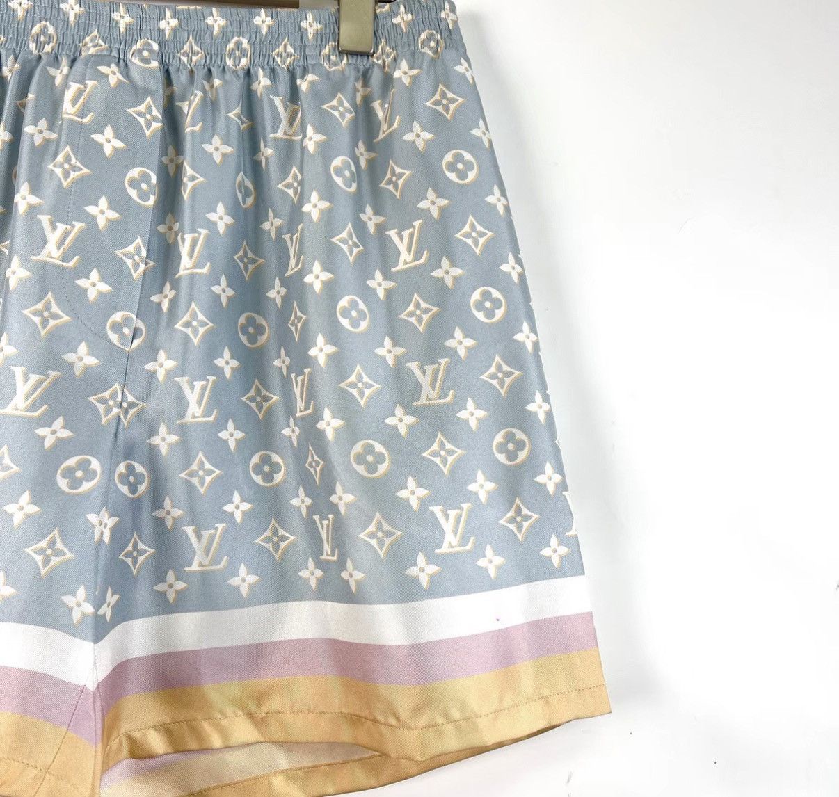 Louis Vuitton Louis Vuitton striped elastic straight casual shorts,K12 Size 26" / US 2 / IT 38 - 4 Thumbnail