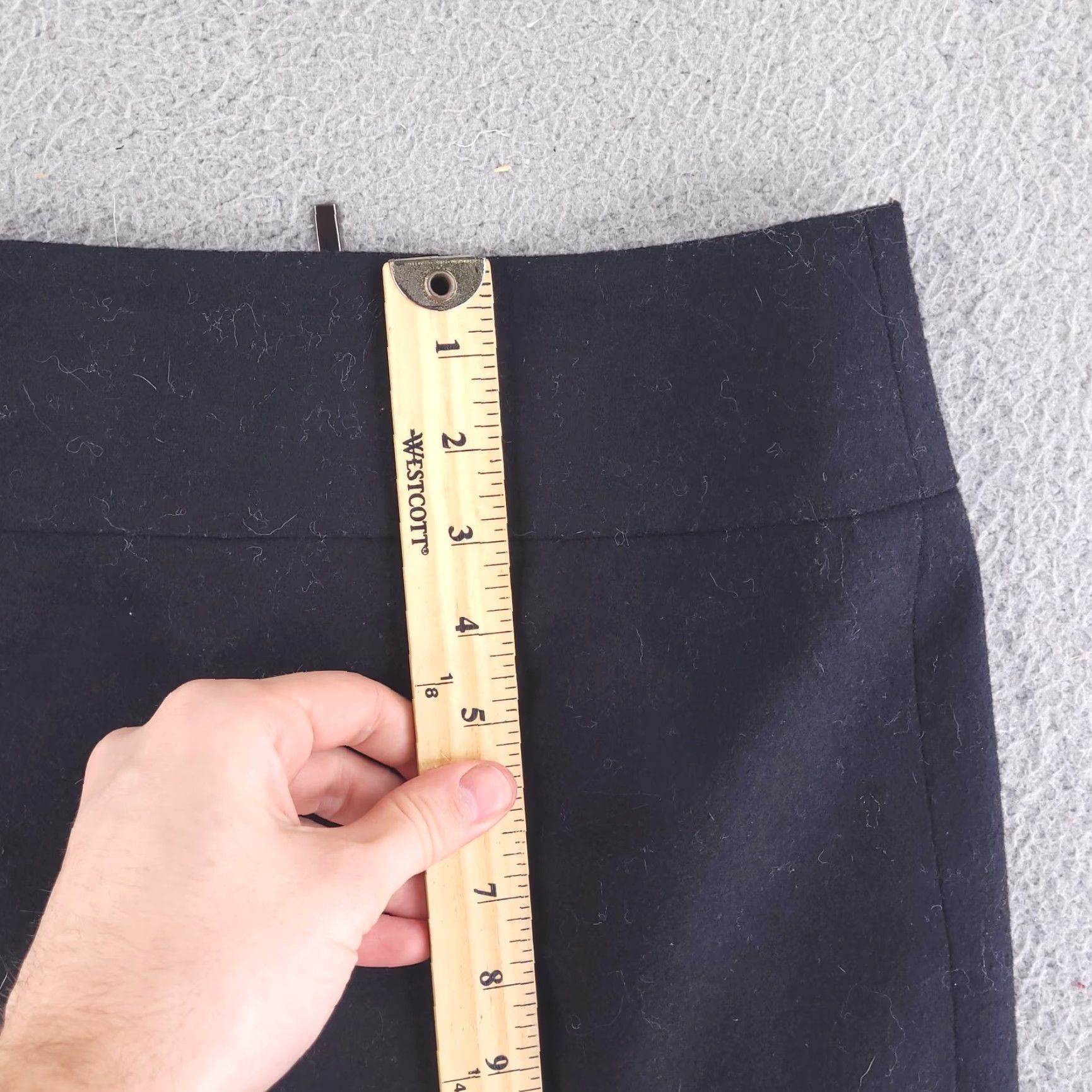 Banana Republic VINTAGE? Banana Republic Skirt Womens 0 Black Wool Blend Pencil Short Wool Skirt Women 0 Black Pencil Mens? Size 25" / US 0 / IT 36 - 4 Thumbnail