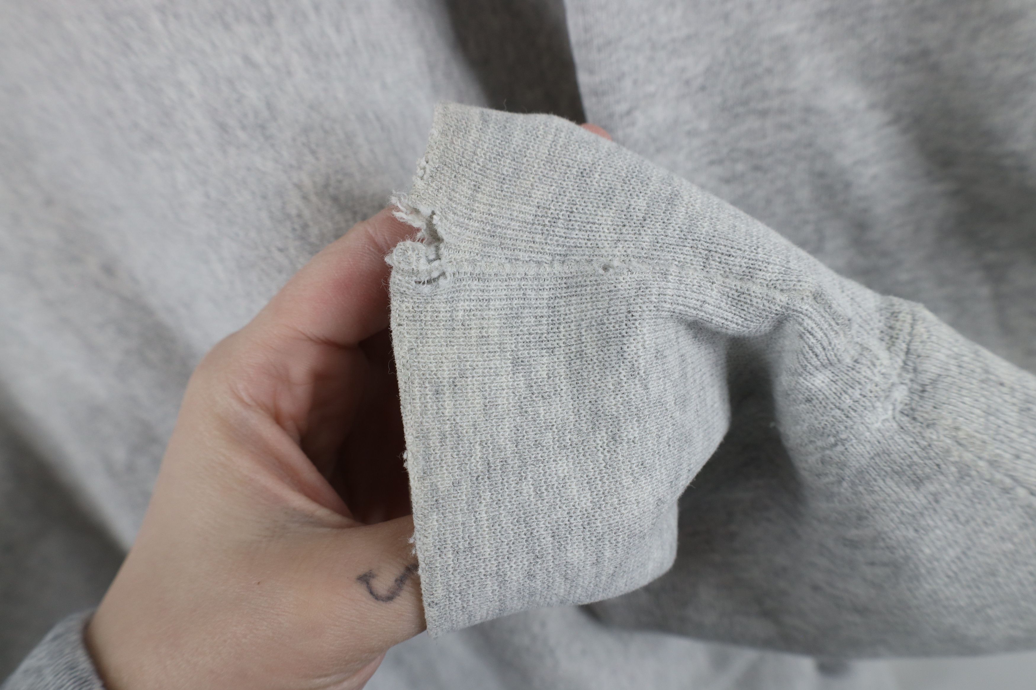Vintage Vintage 90s Reverse Ernst and Young LLP Sweatshirt Gray USA Size US L / EU 52-54 / 3 - 6 Thumbnail