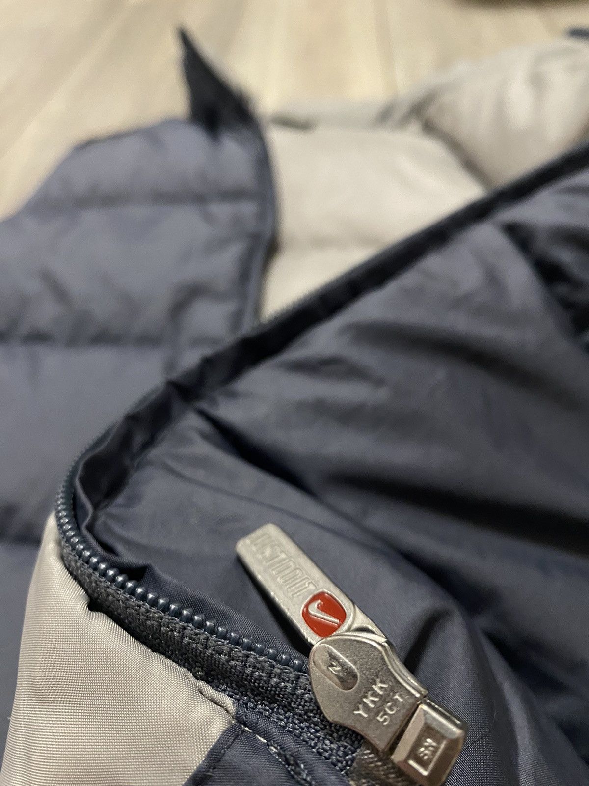 Vintage Nike Vest Puffer Vintage Mens Big Logo Reversible 90s Gray Size US M / EU 48-50 / 2 - 6 Thumbnail