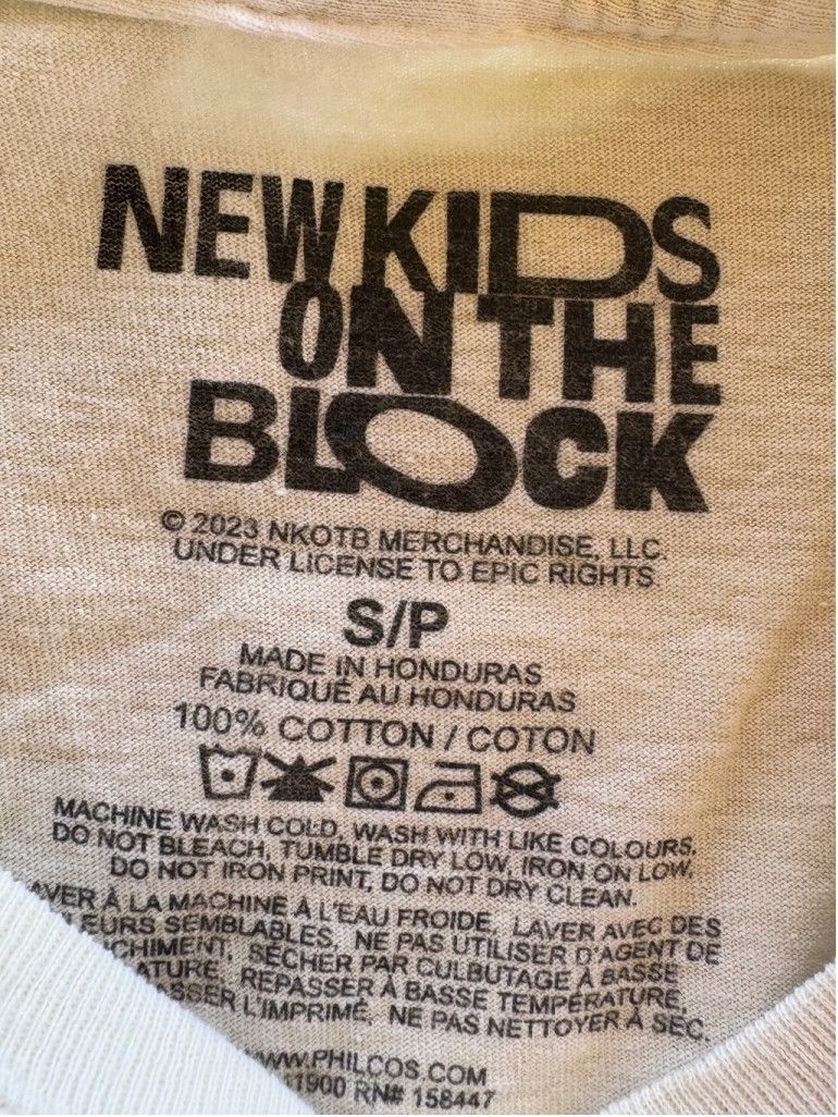 New Kids On The Block Vintage New Kids On The Block Graphic Tee Size Small Unisex Size S / US 4 / IT 40 - 2 Thumbnail