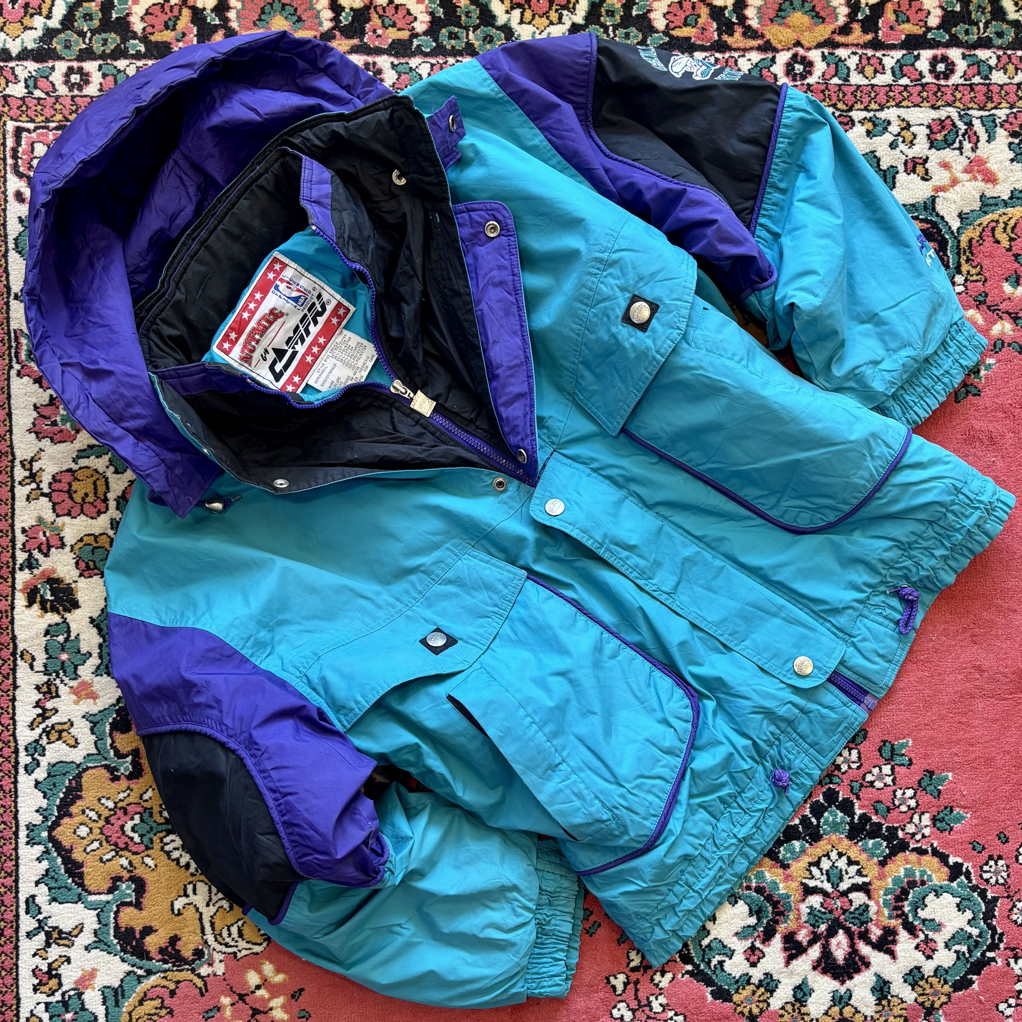 Nutmeg Vintage Charlotte Hornets 90s Hooded Jacket Size US L / EU 52-54 / 3 - 1 Thumbnail