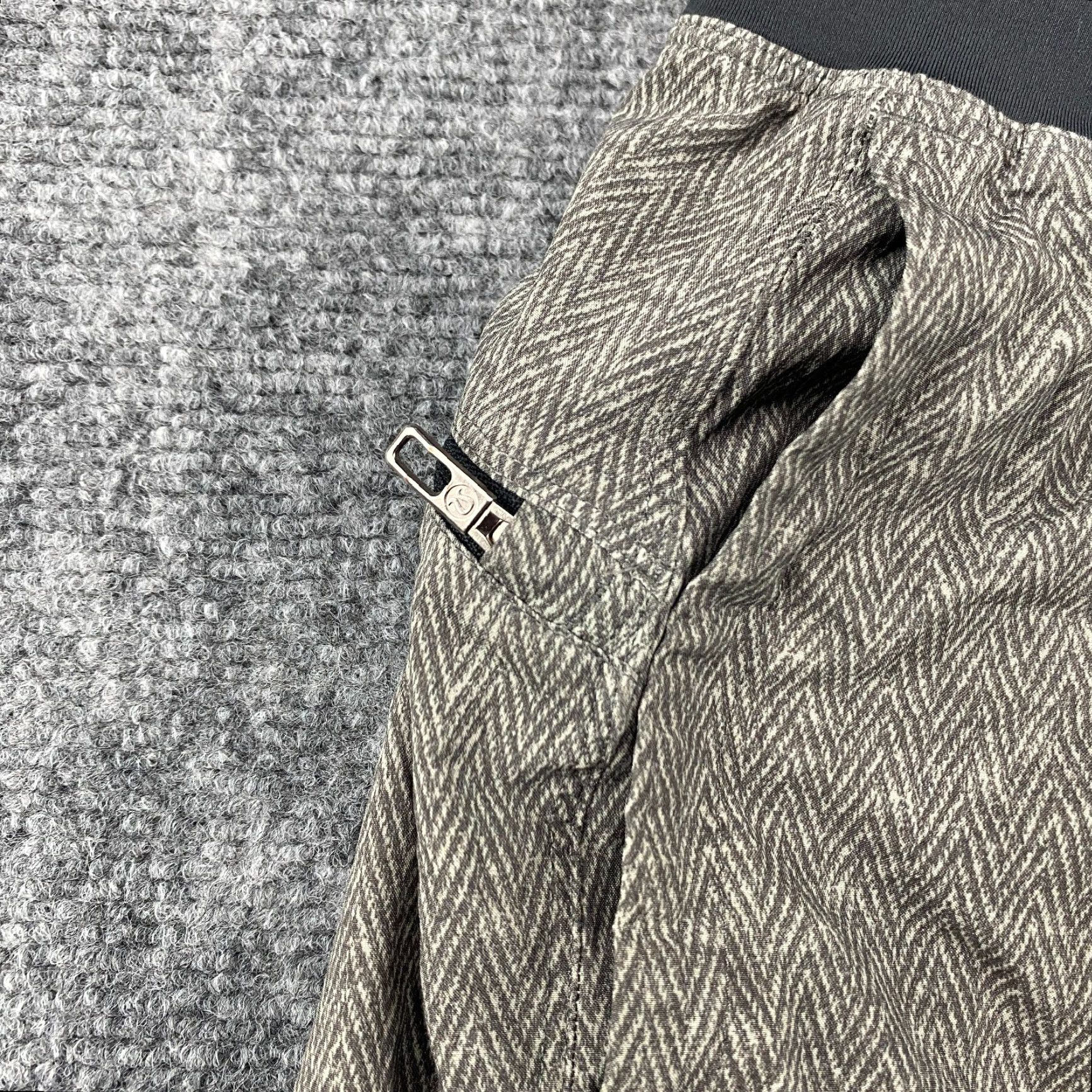 Lululemon Lululemon Shorts Mens Small S Grey Herringbone Stretch Activewear Gym Running Pockets Drawstring Regular Waist 26in Size US 29 - 3 Thumbnail