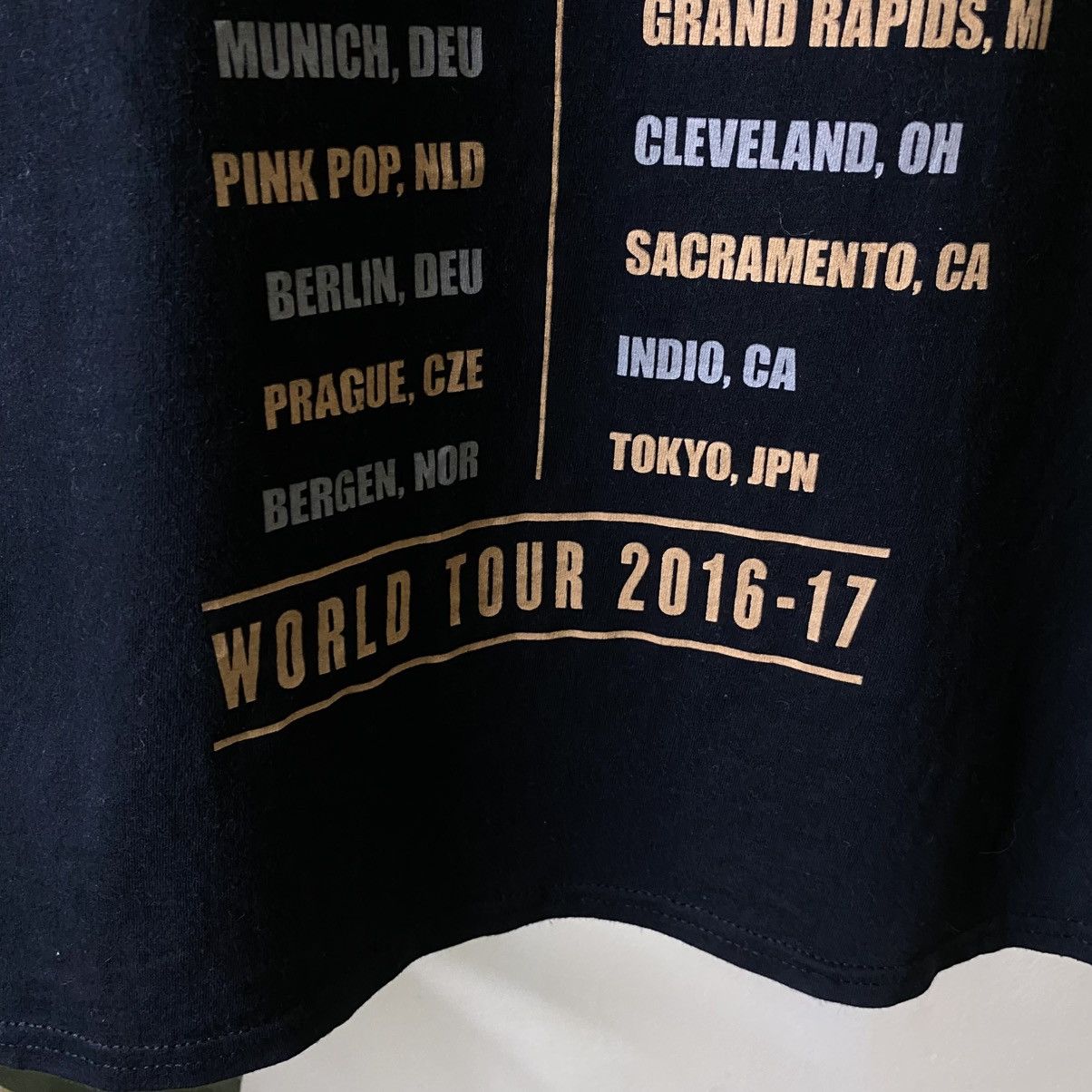 Band Tees Paul McCartney One On One 2016-2017 World Tour Tshirt Size US M / EU 48-50 / 2 - 6 Thumbnail