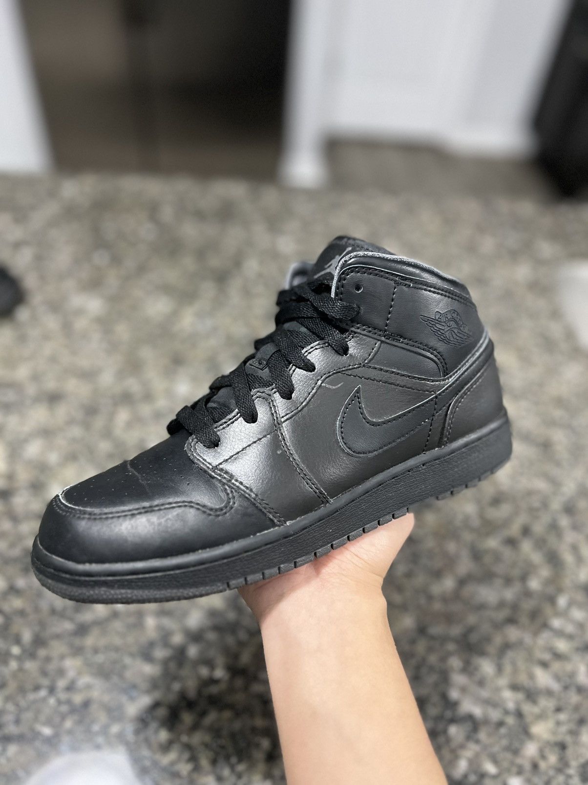 Air Jordan Mid Triple Black