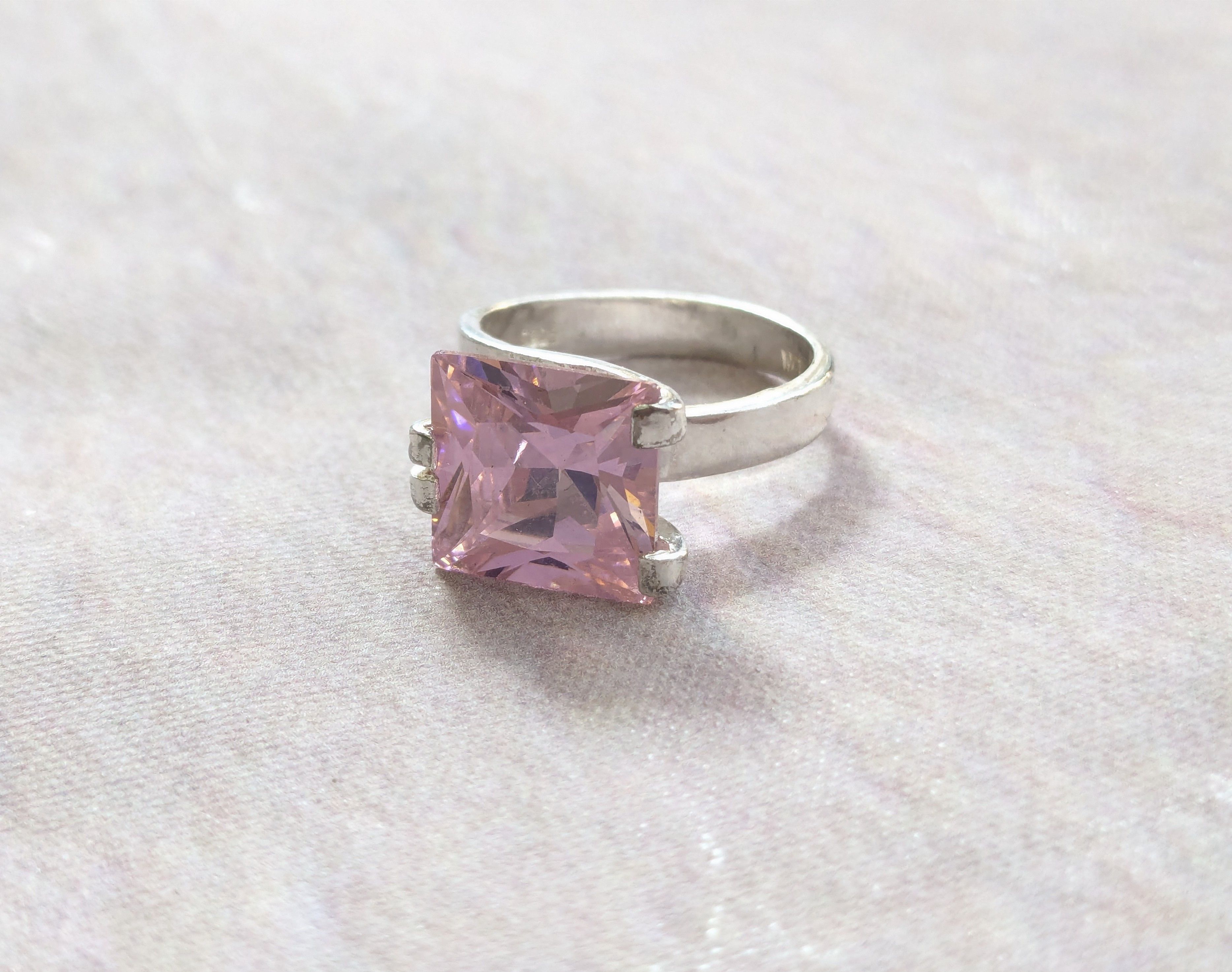 Jewelry × Vintage Vintage Sterling Silver Ring Pink CZ 8.5 Modern Square Size ONE SIZE - 2 Thumbnail