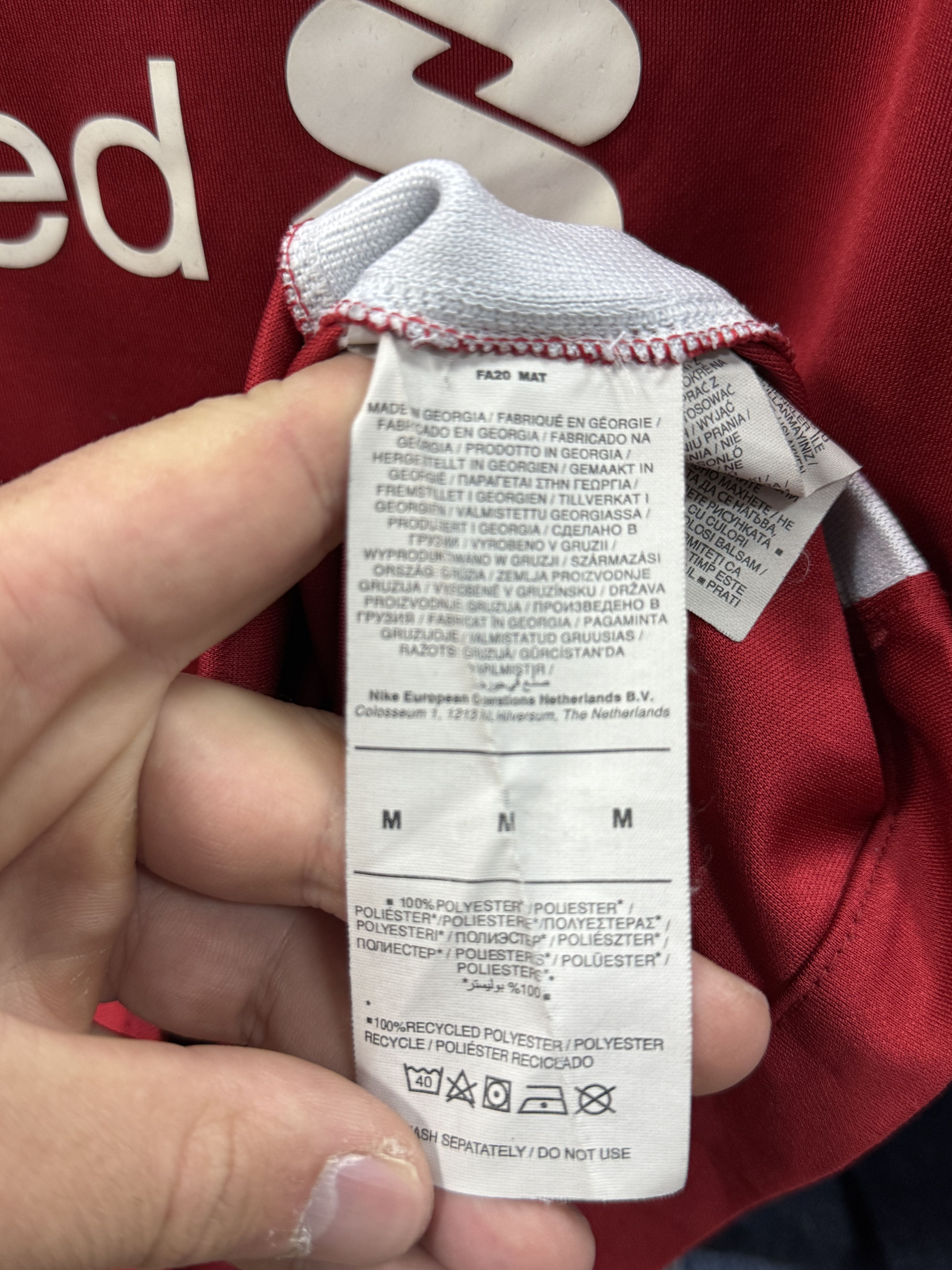 Nike 2020/21 Liverpool Nike Home Football Soccer jersey kit Size US M / EU 48-50 / 2 - 8 Thumbnail