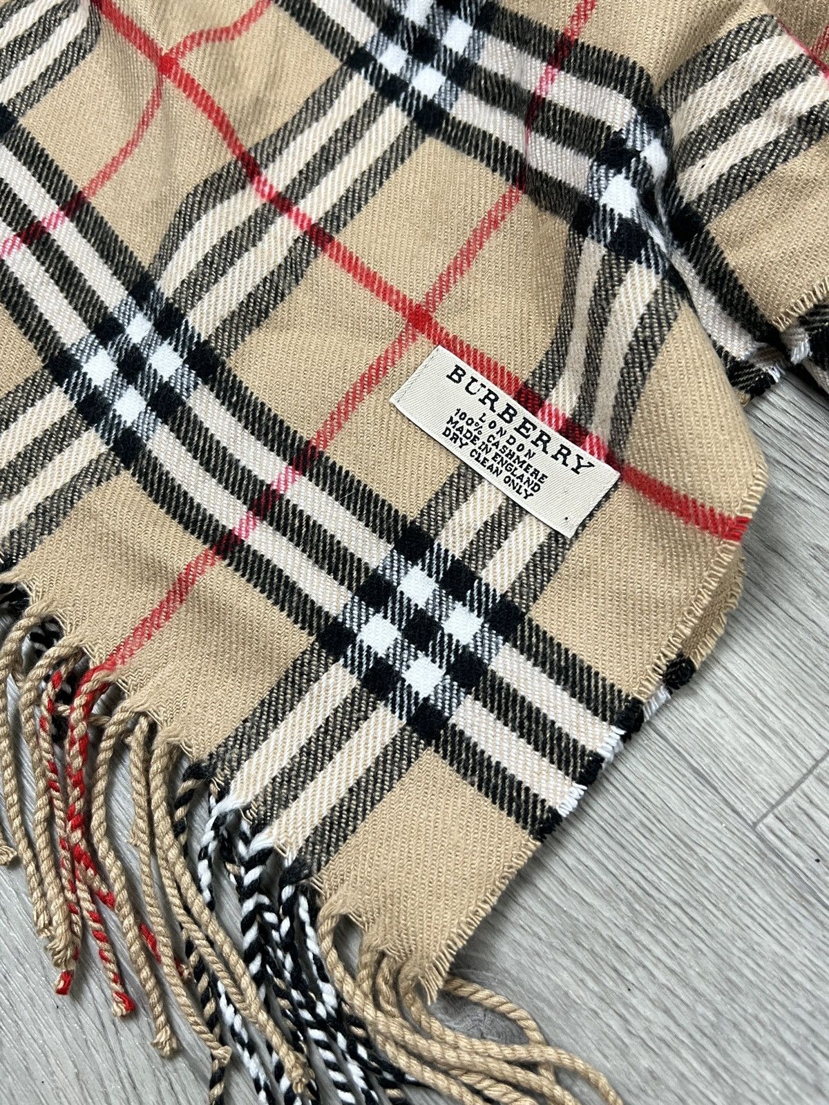 Burberry Burberry London 100% Cashmere Classic Check Scarf Size ONE SIZE - 3 Thumbnail