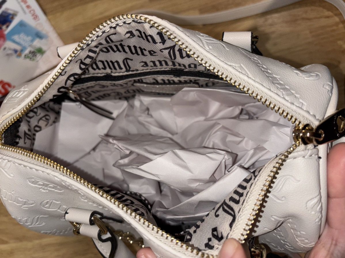 Juicy Couture Juicy Couture white shoulder bag #y2kfashion #juicycouture Size ONE SIZE - 5 Thumbnail