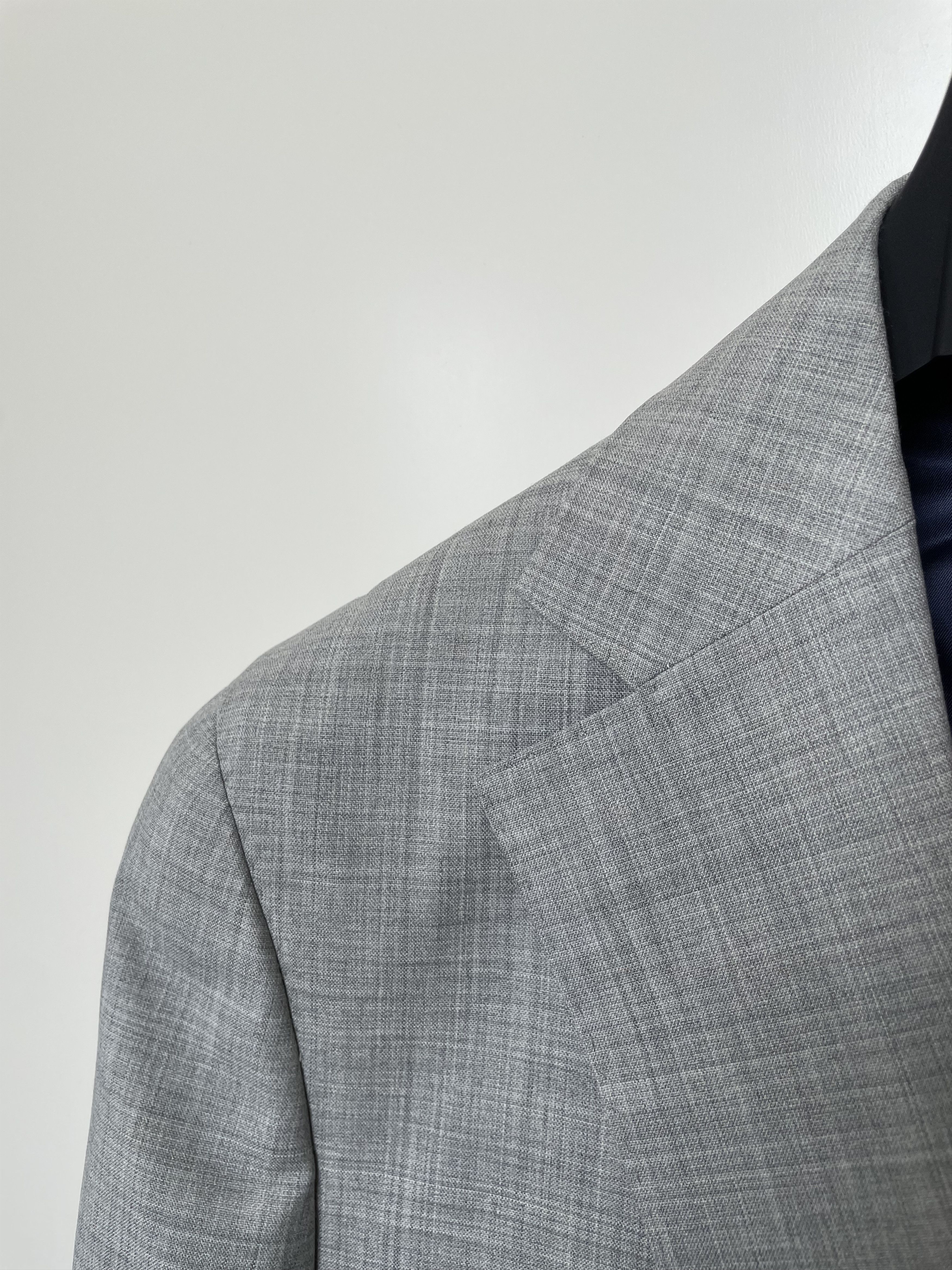 Suitsupply NWT Suitsupply light grey s120 suit, size 36R Size 36R - 2 Thumbnail