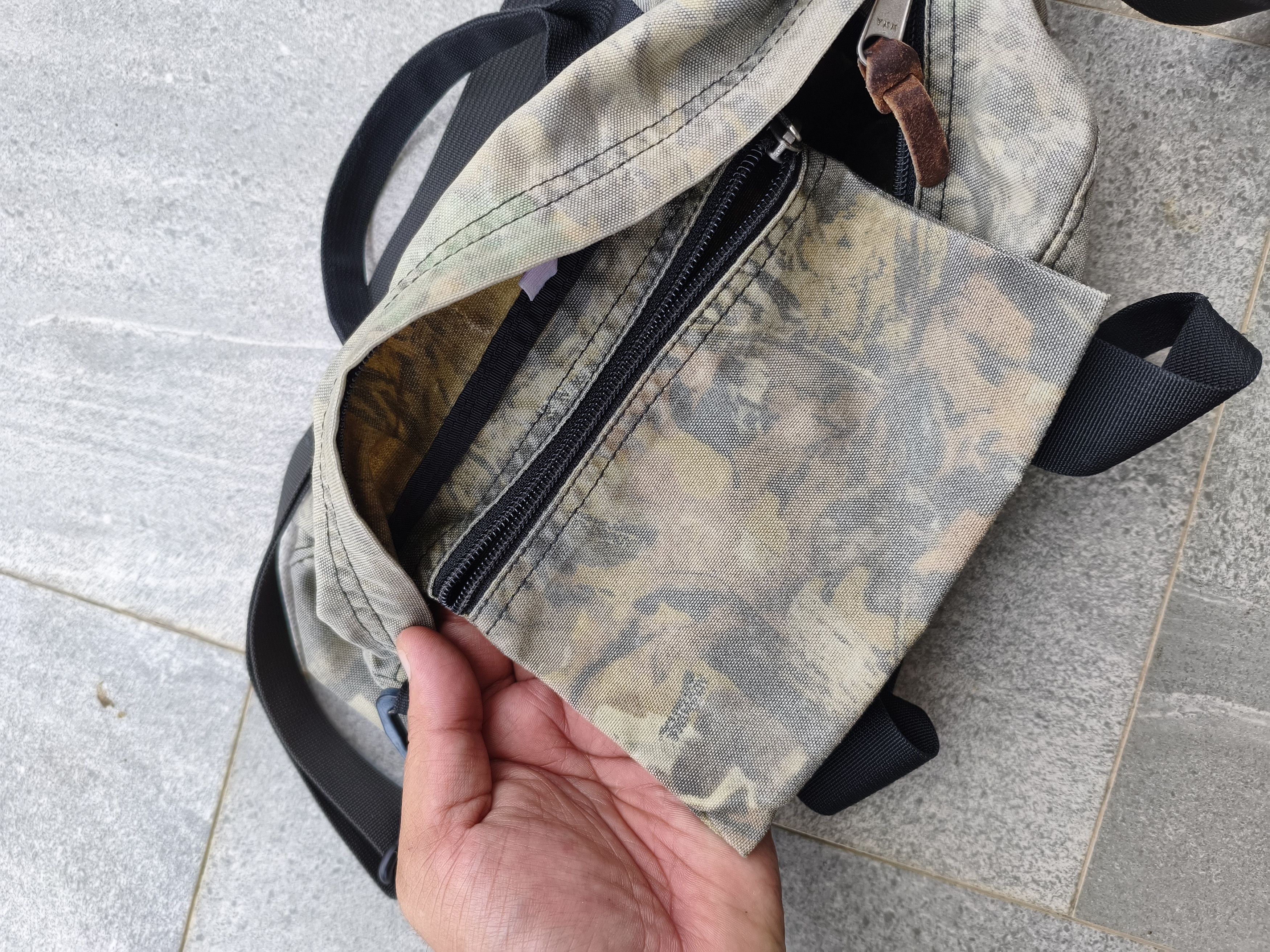 Gregory Gregory Realtree Vtg 90's Camo Mini Duffle Sling Bag Size ONE SIZE - 7 Thumbnail