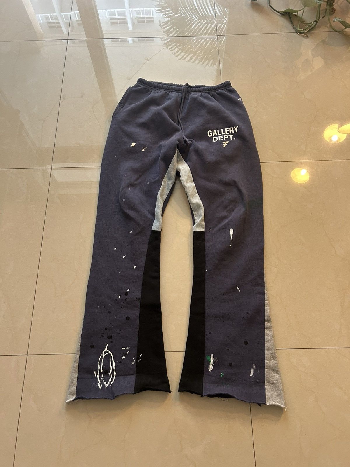 Gallery Dept. Gallery Dept Navy Flare Sweatpants Size US 34 / EU 50 - 1 Thumbnail