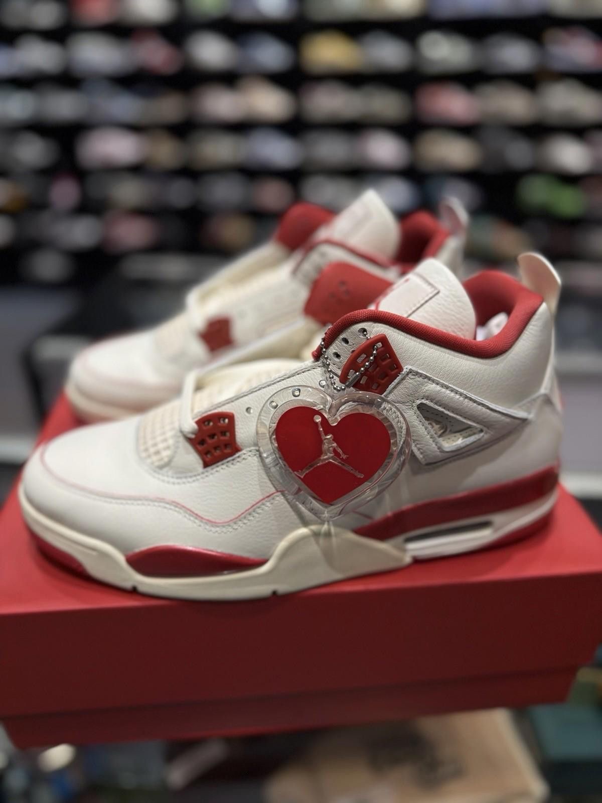 Jordan Brand Nike Air Jordan 4 Retro Valentines Day Size 13.5W / 12M Size US 12 / IT 42 - 7 Thumbnail