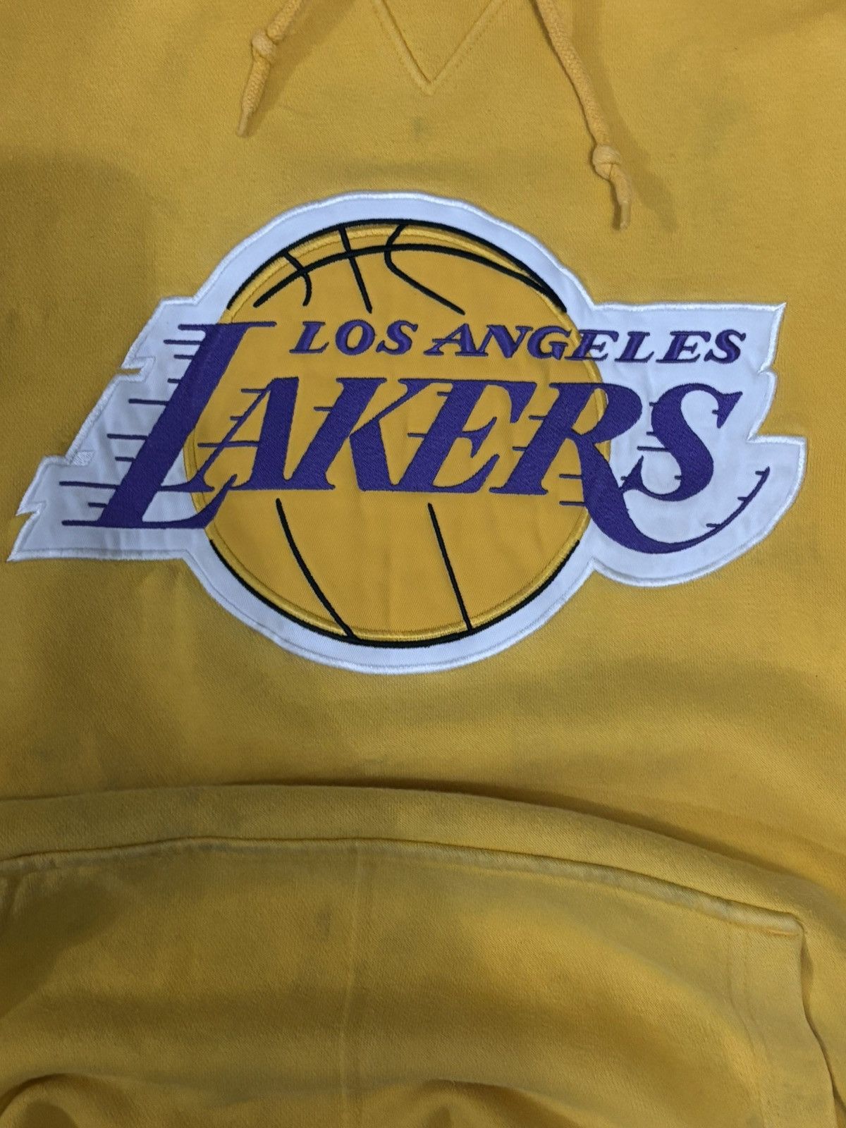 Nike Vintage Los Angeles Lakers Nike Center Check Swoosh Hoodie Size US XXL / EU 58 / 5 - 3 Thumbnail