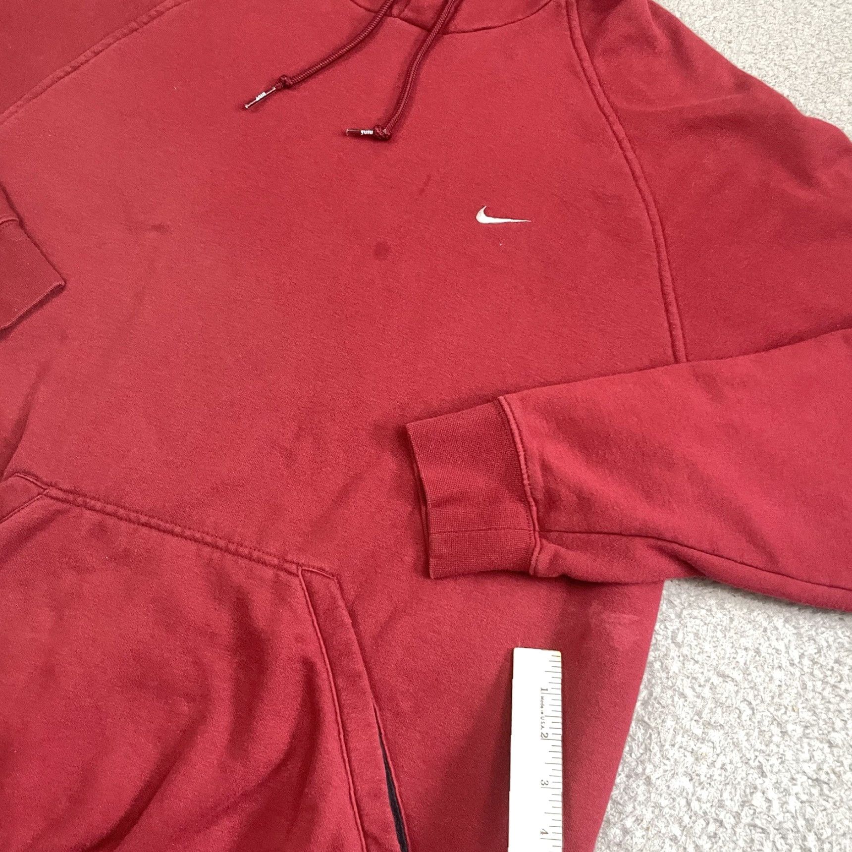 Nike VINTAGE Nike Sweatshirt Adult XL Red Embroidered Sweater Mens Y2K Hoodie Swoosh Size US XL / EU 56 / 4 - 5 Thumbnail