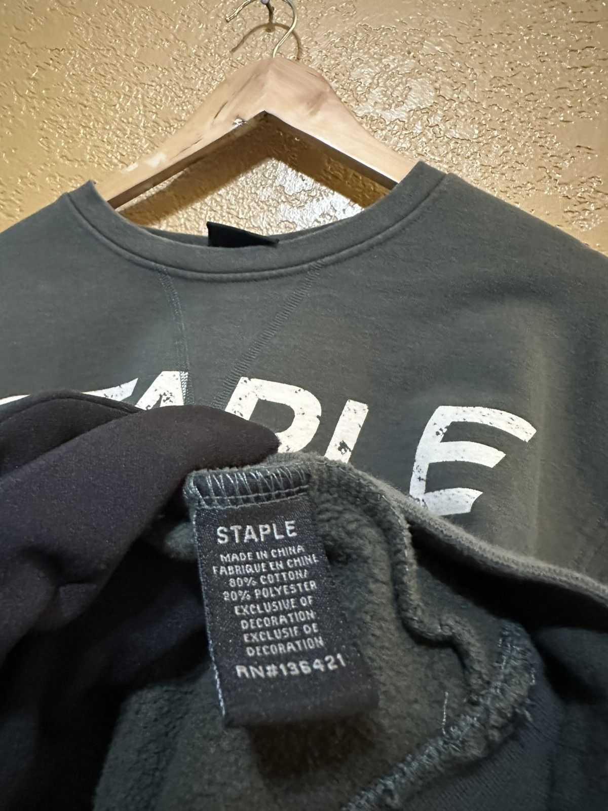 Staple 🪖 Staple Pigeon utility pocket sweatshirt xl army green Size US XL / EU 56 / 4 - 5 Thumbnail