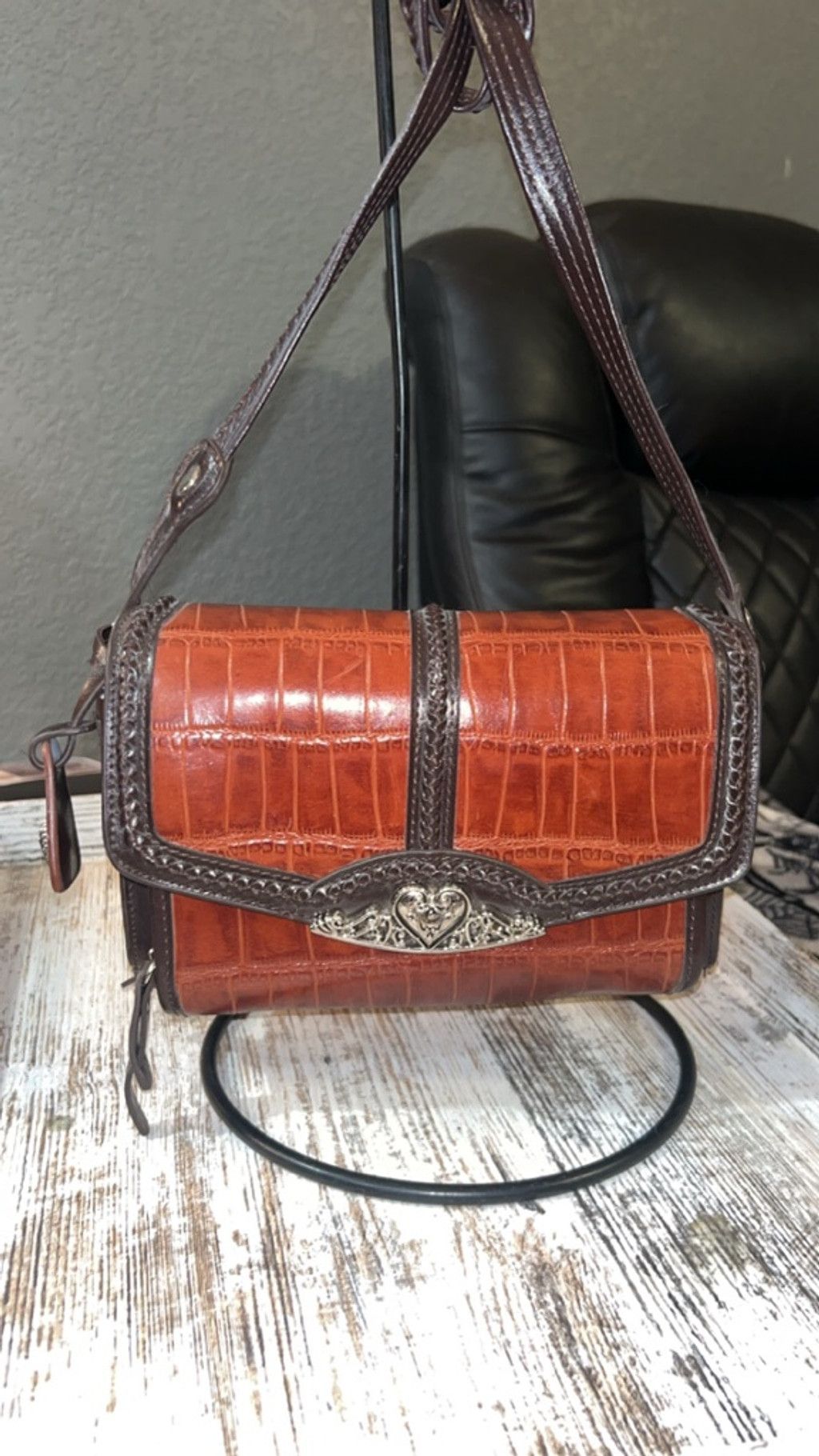 The Unbranded Brand Women's Unbranded Brown Croc-Embossed Crossbody Bag, One Siz Size ONE SIZE - 1 Thumbnail