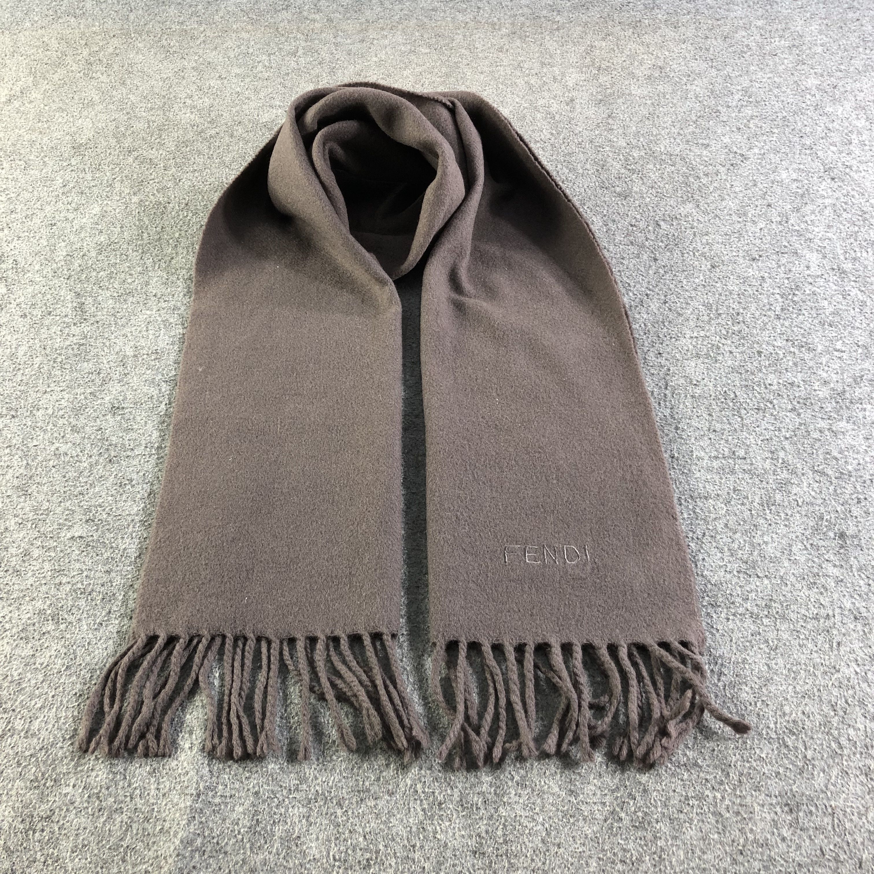 Fendi Fendi Plain Wool Scarf Muffler V1752 Size ONE SIZE - 1 Thumbnail