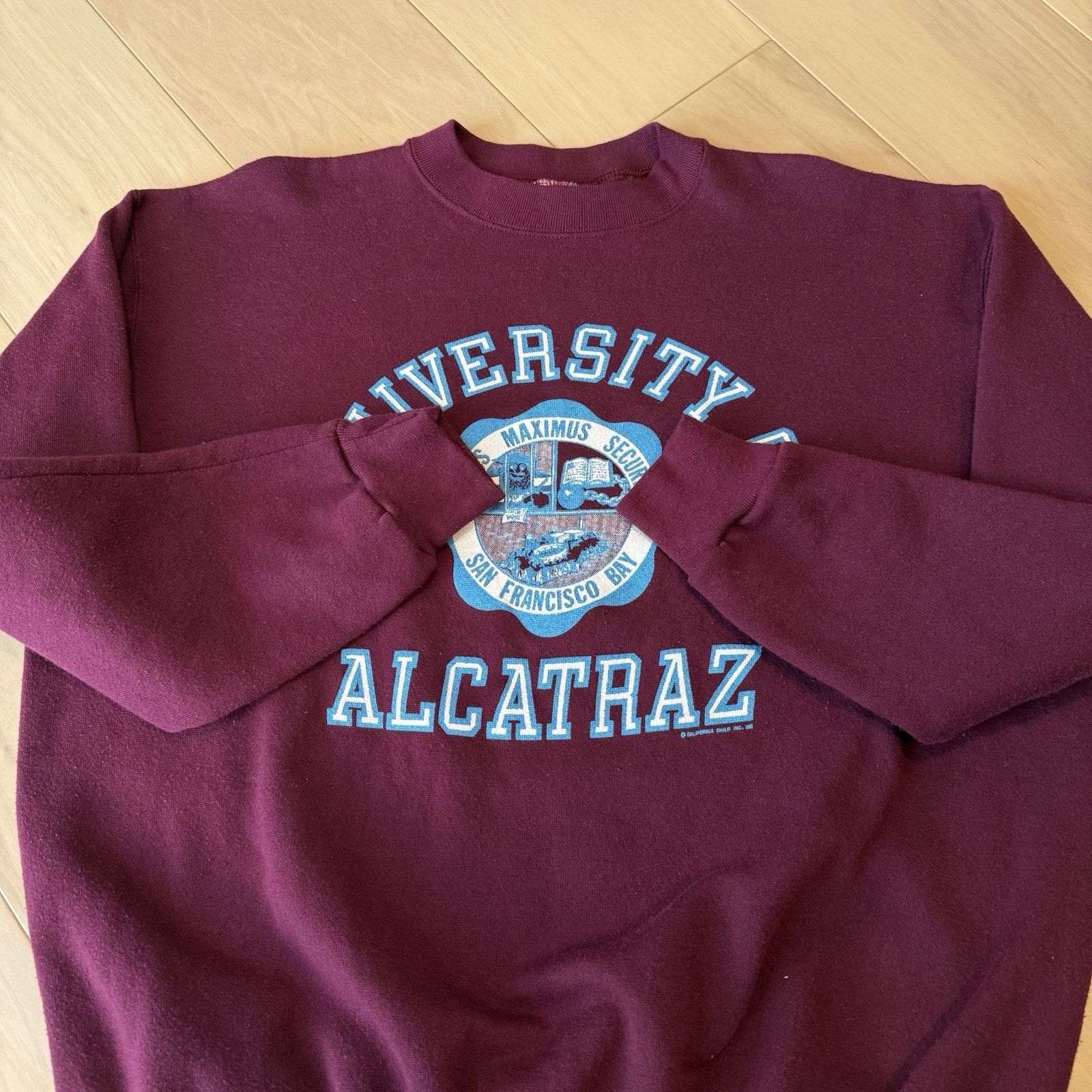 Vintage Vintage University of Alcatraz Sweatshirt XL Maroon 80s Size US XL / EU 56 / 4 - 4 Thumbnail