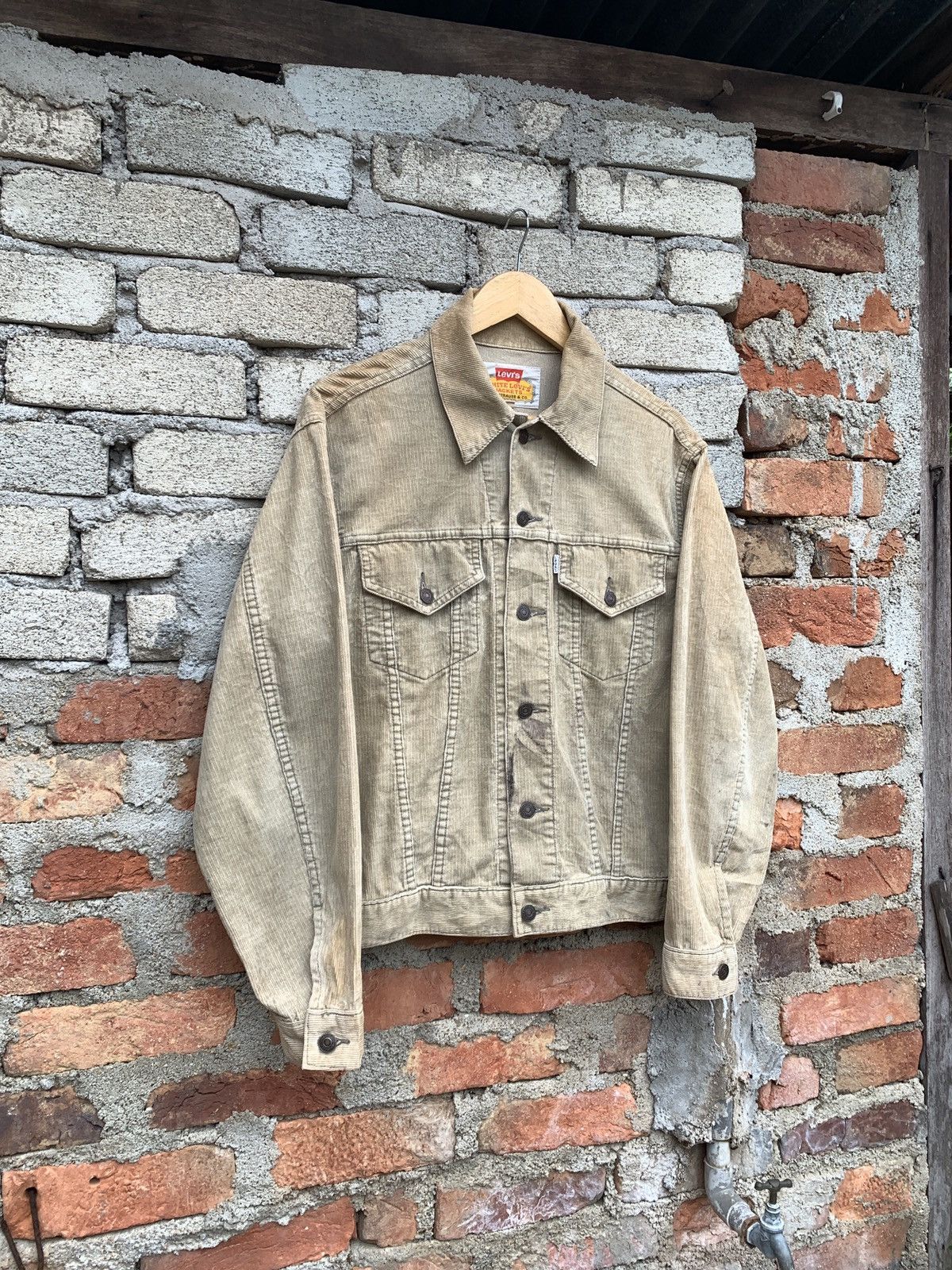 image of vintage Levis Button Up Corduroy Jacket in Black, Men's (Size Large)