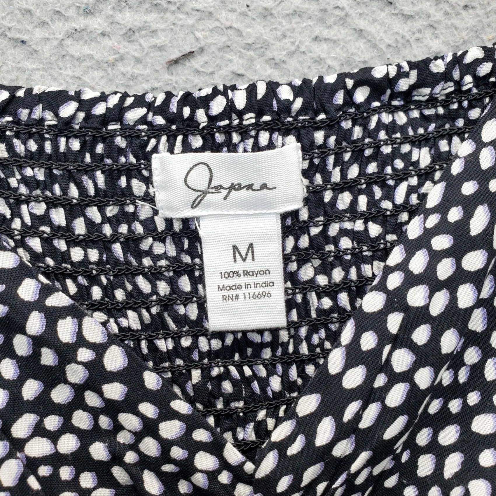 Vintage Japna Blouse Womens M Polka Dot Rayon Pleated Smocked Cap Sleeve Shirt Top Size M / US 6-8 / IT 42-44 - 3 Thumbnail