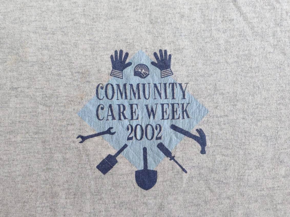 Other 2000s vintage t shirt white xl 5050 community care week 2002 Size US XL / EU 56 / 4 - 2 Thumbnail