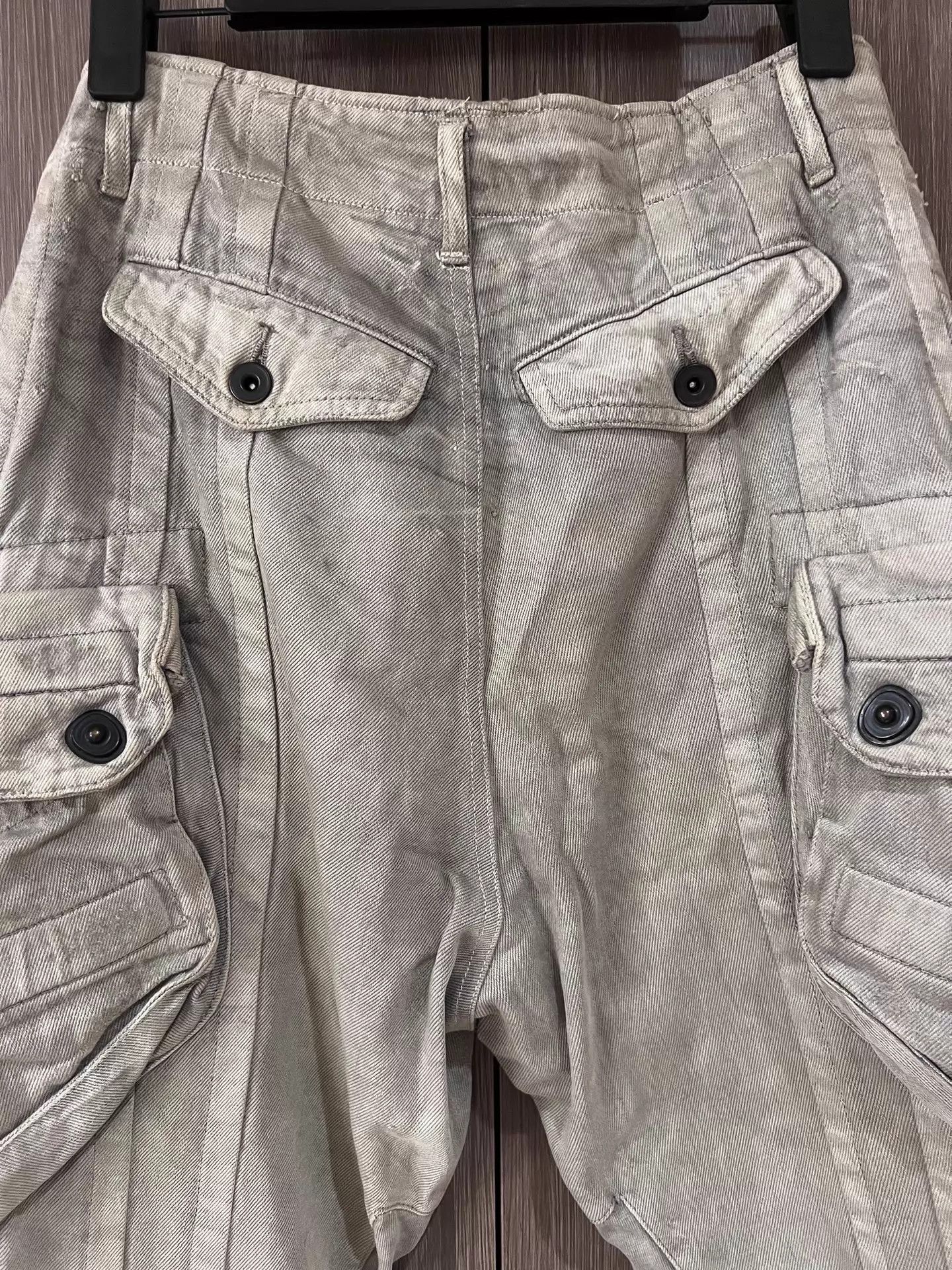Julius Julius 7 Dirty Gray Distressed Denim Cargo Pants 8-inch 1 Size US 27 - 7 Thumbnail