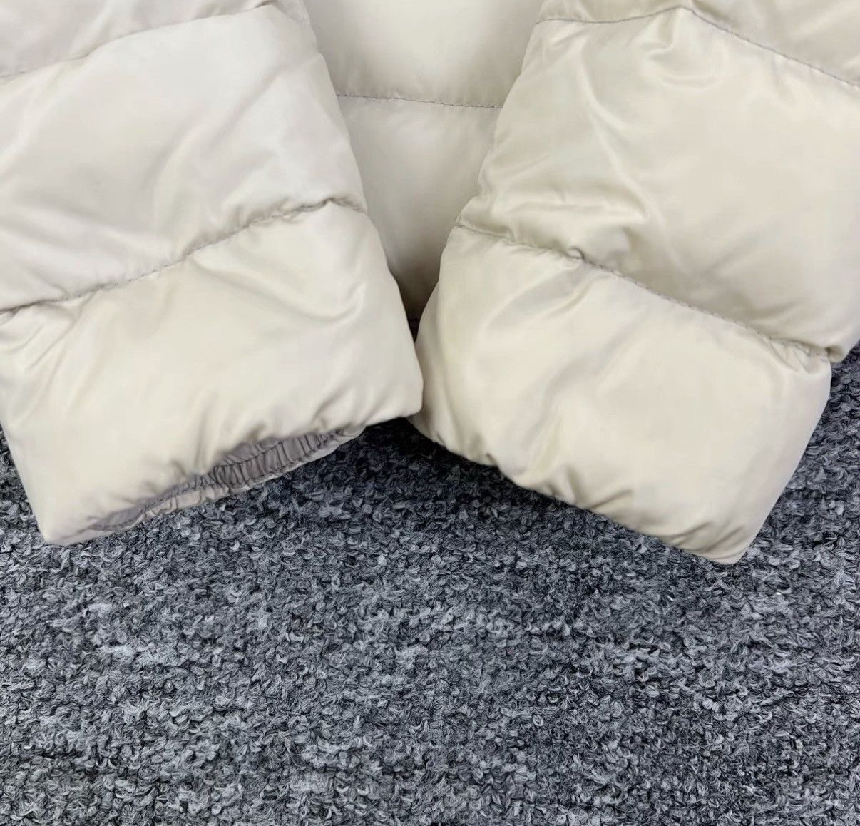 Moncler Moncler / White Double-Breasted Waist Down Jacket K12 Size XS / US 0-2 / IT 36-38 - 4 Thumbnail
