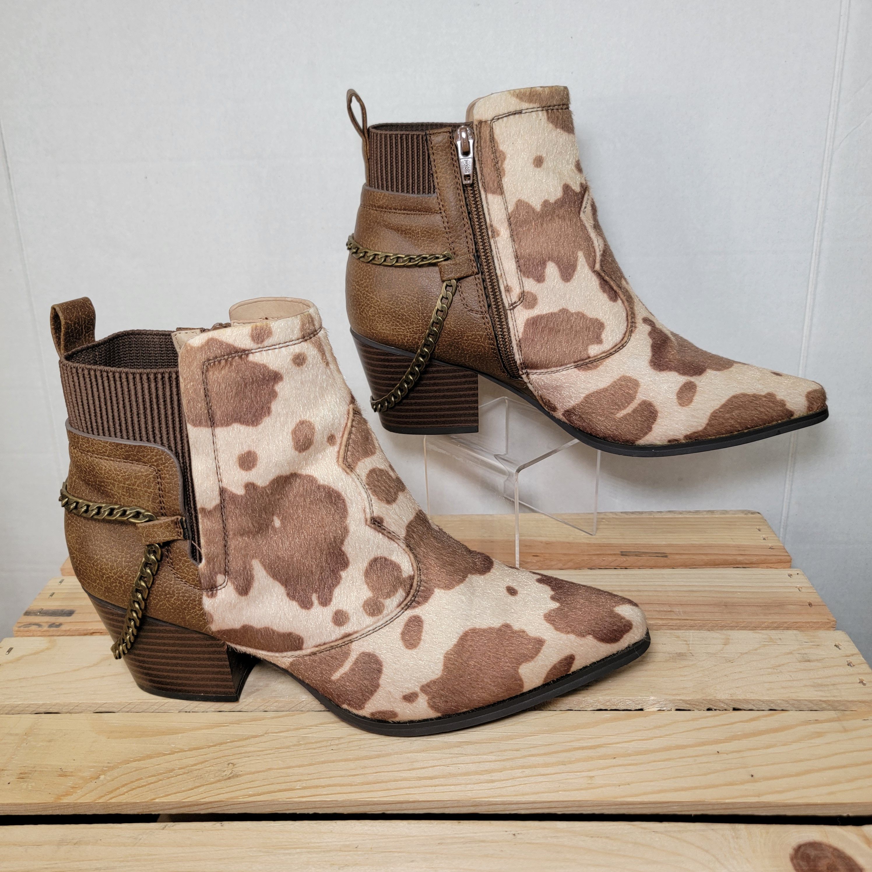 Other Comfort EST. 1946 Ankle Boots Faux Cow Hide Med Heel - 9W Size US 9 / IT 39 - 1 Thumbnail