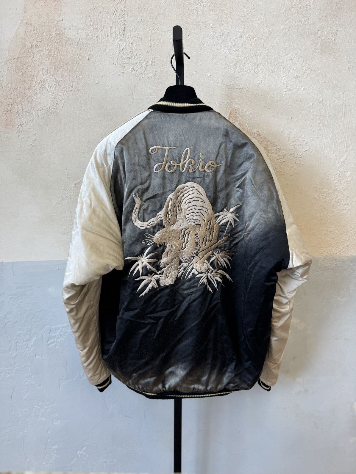 Maison MIHARA YASUHIRO FW24 VINTAGE BLACK BOMBER JACKET JAPANESE TOKIO TIGER Size US XL / EU 56 / 4 - 2 Thumbnail