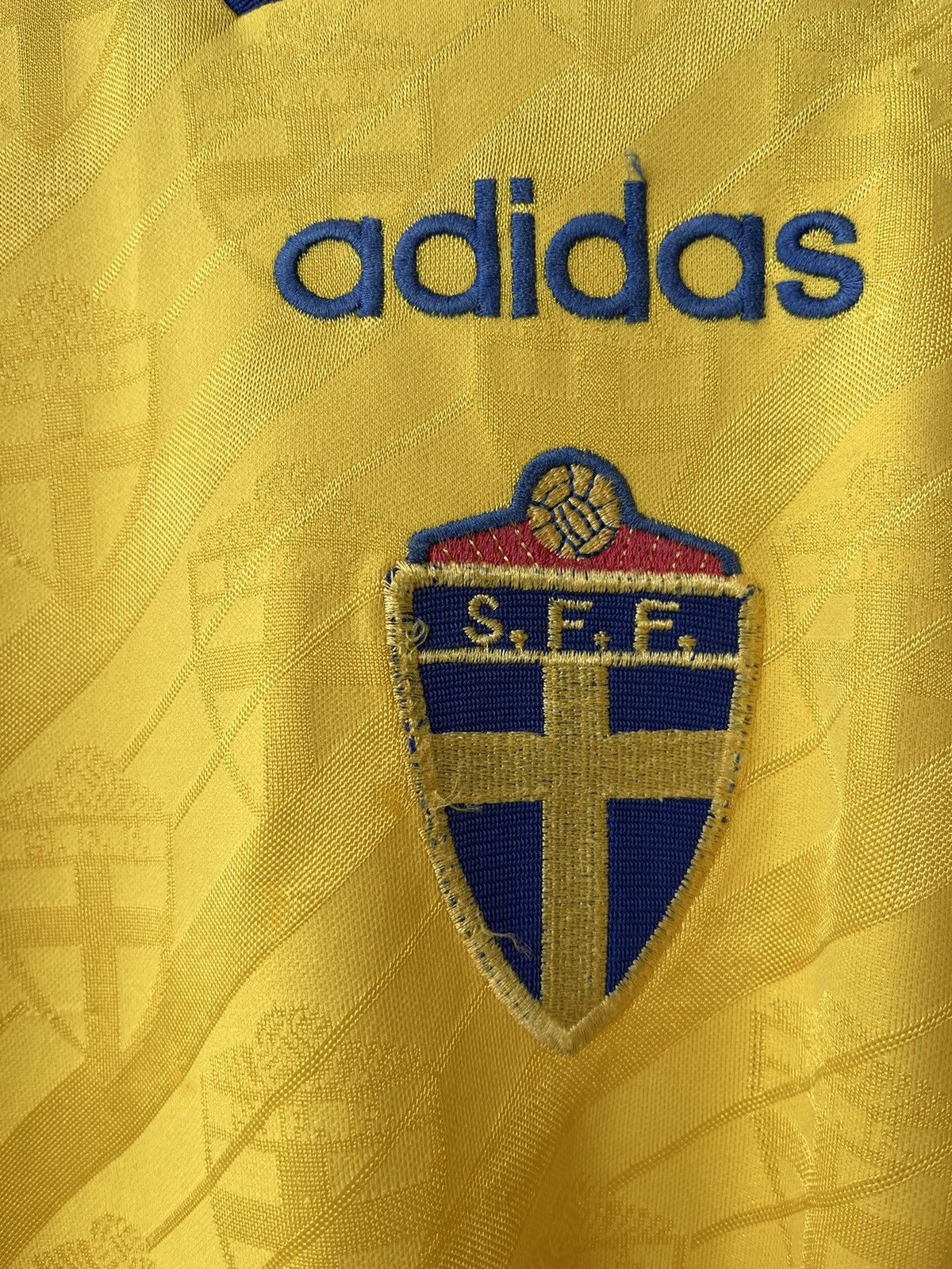 Adidas Sweden 1994/1996 Home ( Golden Generation ) Size US M / EU 48-50 / 2 - 2 Thumbnail