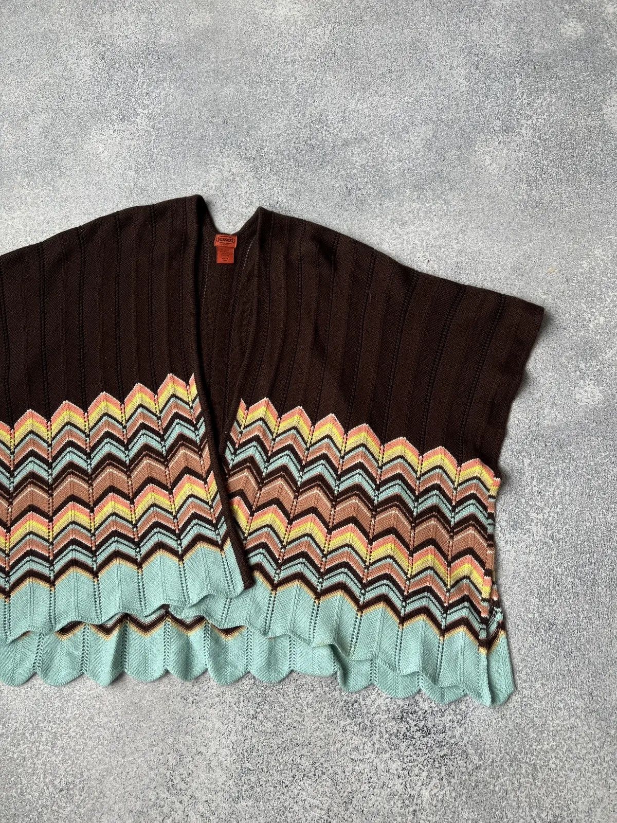 Designer × Missoni × Vintage Vintage women’s zig zag fringed Missoni poncho Size M / US 6-8 / IT 42-44 - 3 Thumbnail