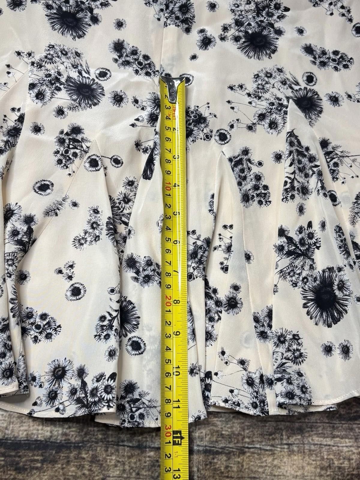 Club Monaco Club Monaco Skirt Womens Size 4 Silk Floral Pleated Skater Size 27" / US 4 / IT 40 - 10 Thumbnail