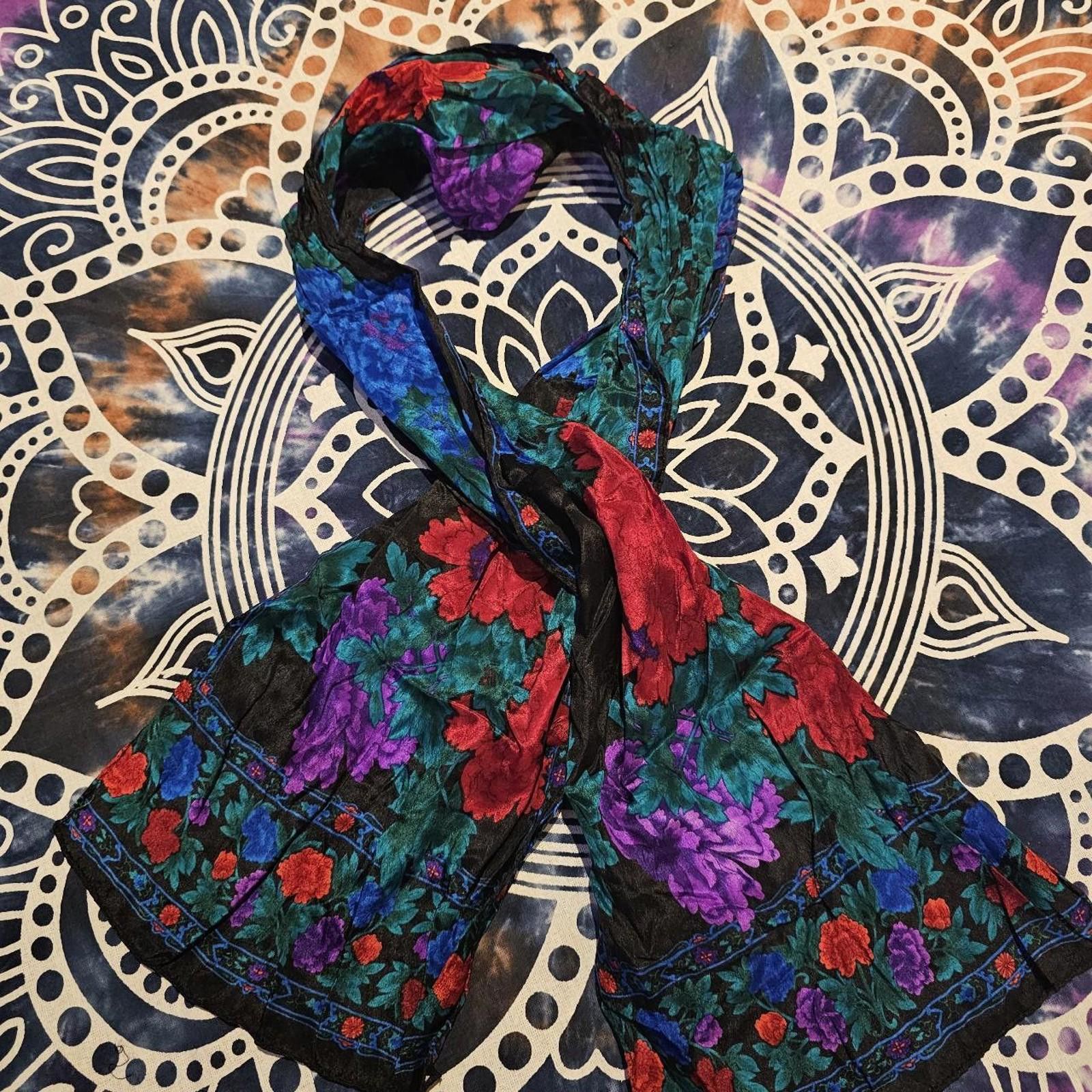 Designer Women's Vintage Silk Floral Scarf Size ONE SIZE - 3 Thumbnail