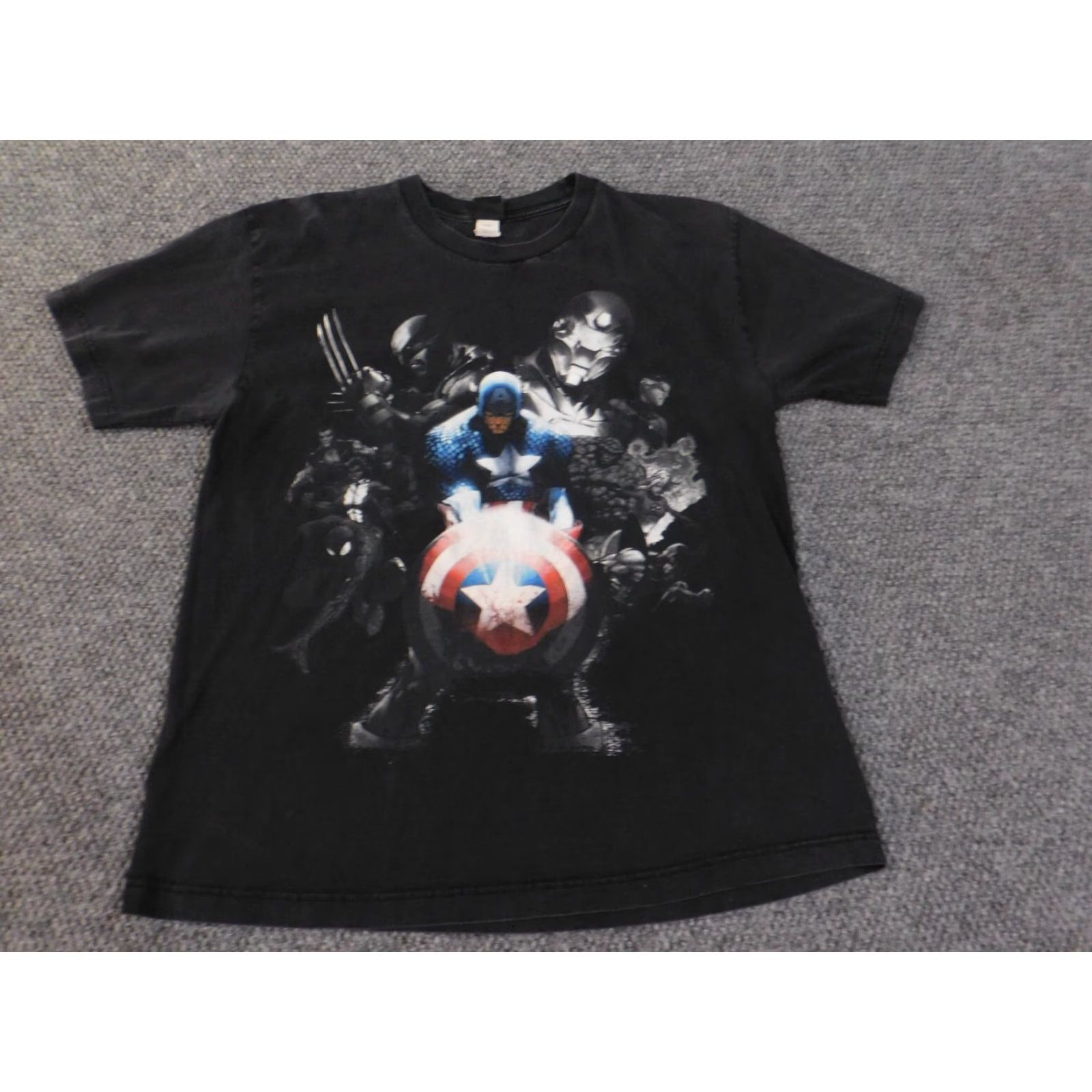 Vintage VINTAGE Marvel Shirt XL Mens Captain America Wolverine 90s Crew Neck Short Sleeve Black Cotton Logo T-Shirt Size US XL / EU 56 / 4 - 3 Thumbnail