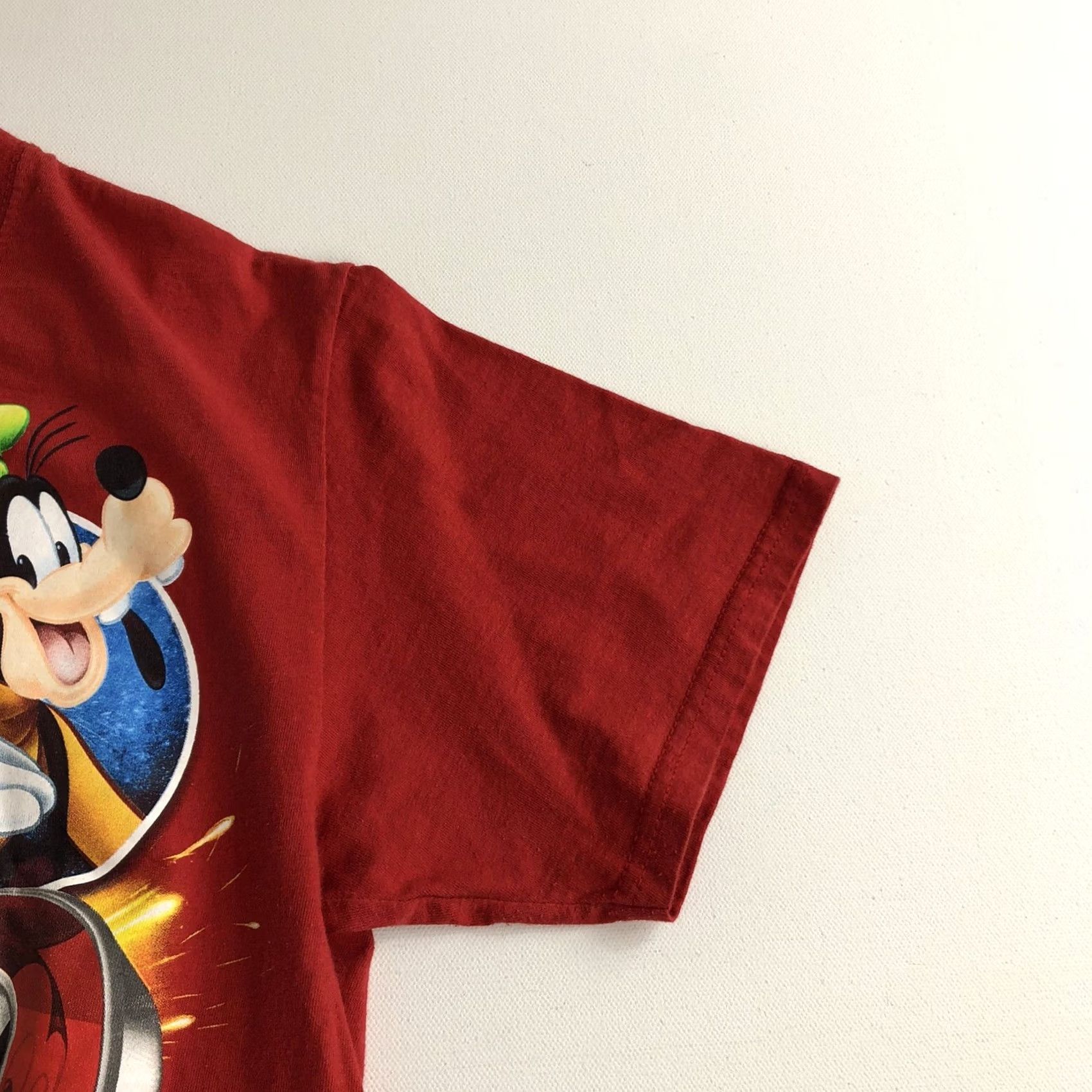 Disney VINTAGE Disney Mickey Mouse and Friends Florida 2019 Red T-Shirt Mens Size Small R14 Size US S / EU 44-46 / 1 - 4 Thumbnail