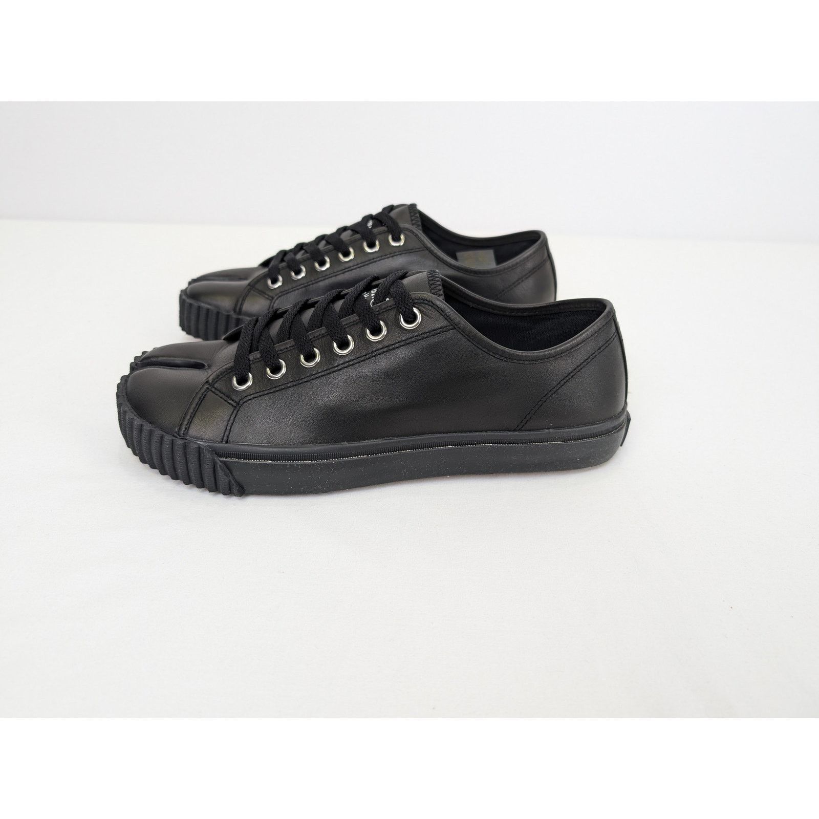 Maison Margiela o1rshd1 Q:2 / Tabi Low-top sneakers in Black/Beige Size US 12 / EU 45 - 11 Thumbnail