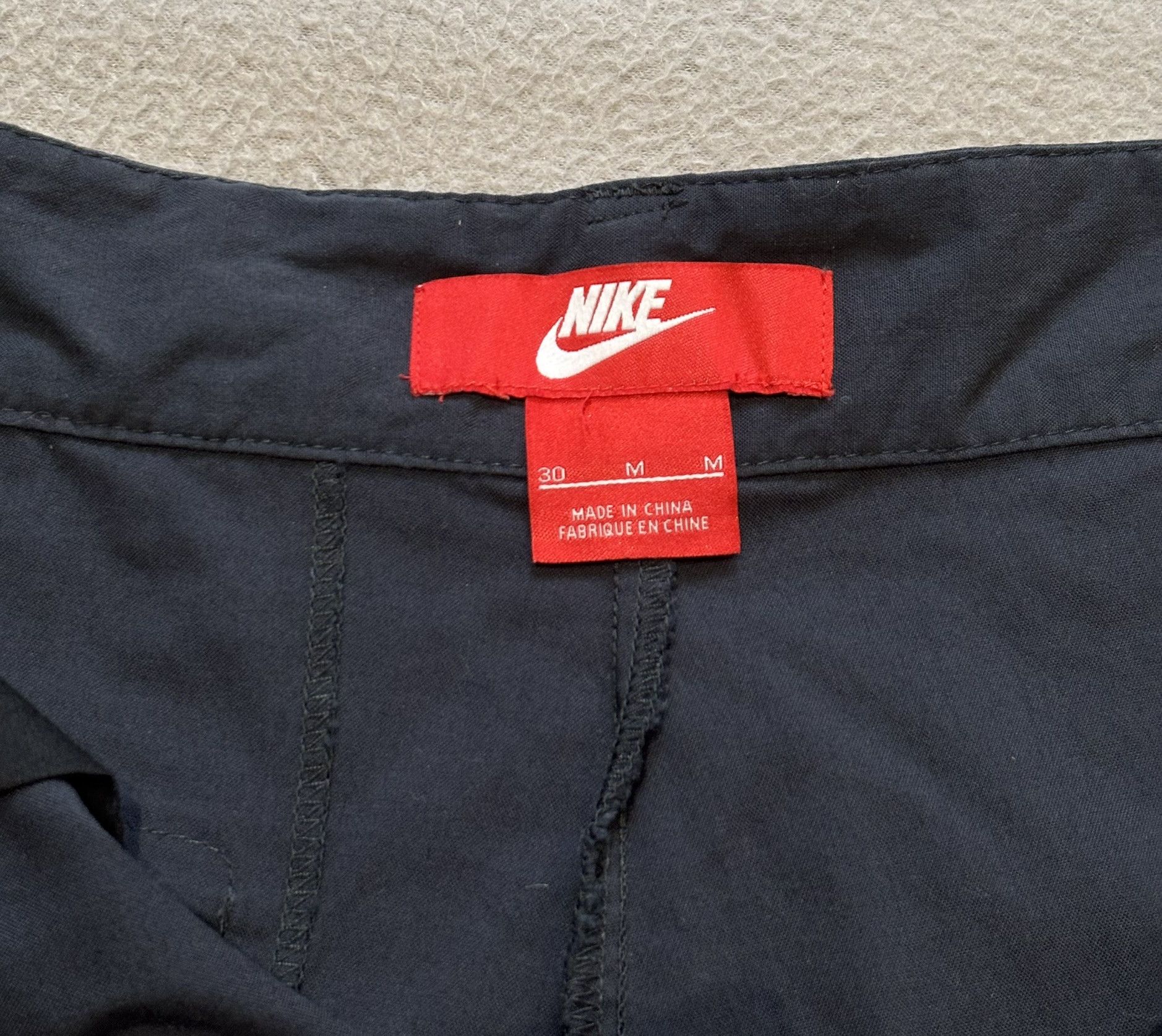 Nike Nike Black shorts Medium Size US 33 - 12 Thumbnail